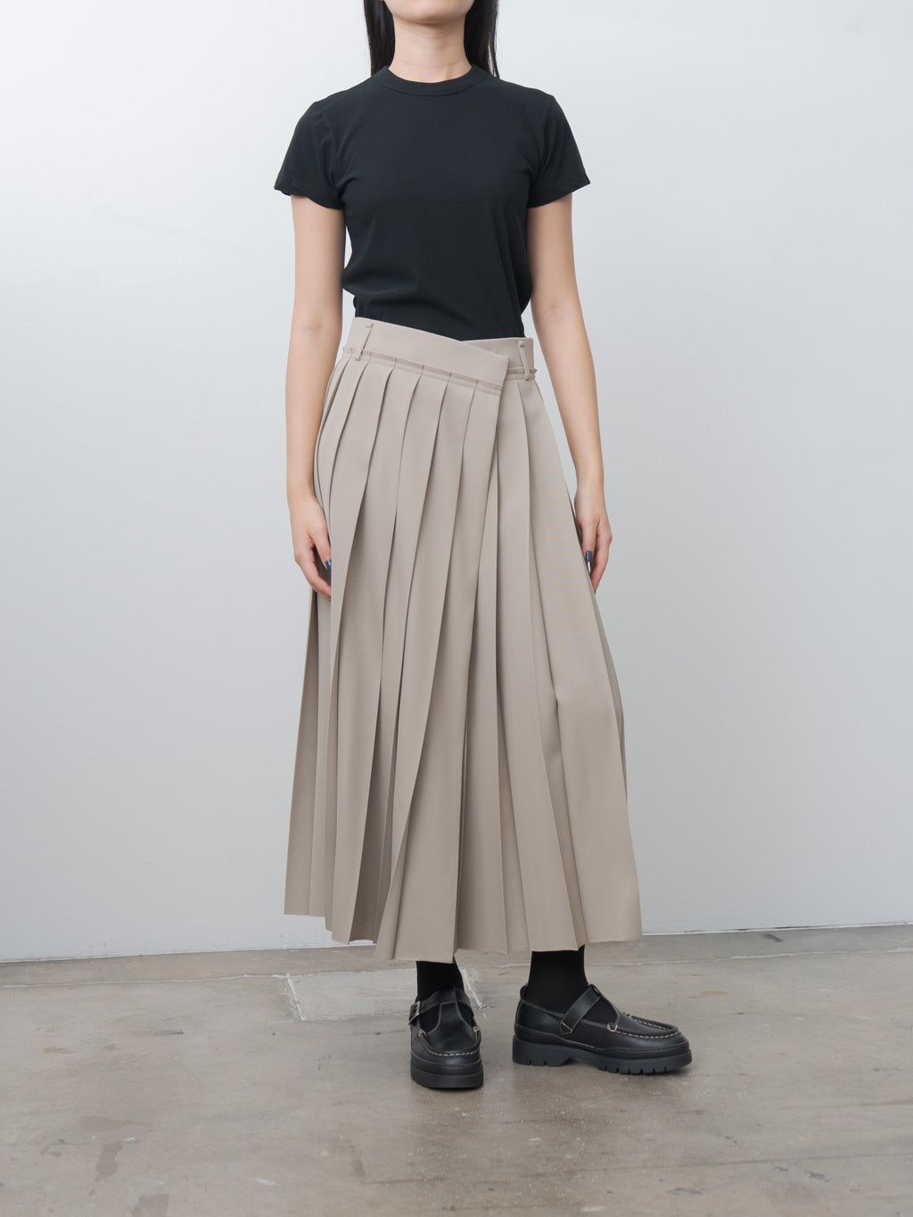 Namu Shop - Yleve Wool Surge Pleated Skirt - Khaki Beige