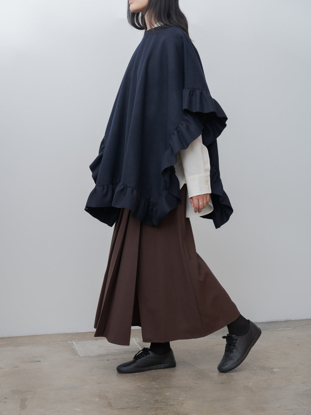 Namu Shop - Eleph Rose Ruffle Cape - Navy Wool