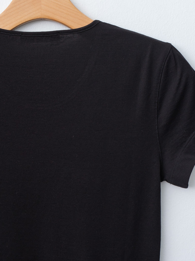 Fitted T-Shirt - Black