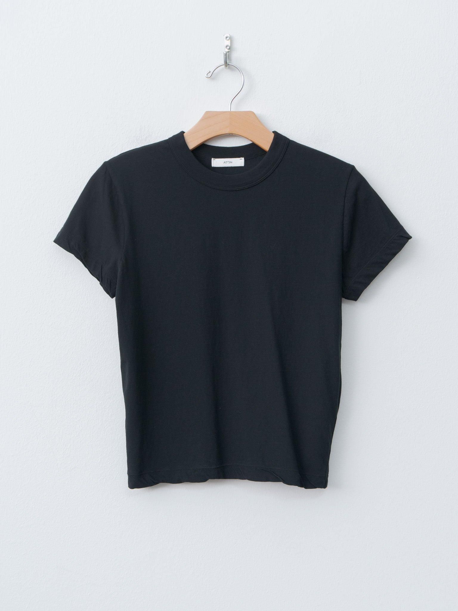 Namu Shop - Aton Fresca Single Jersey Tight Fit T-Shirt - Black
