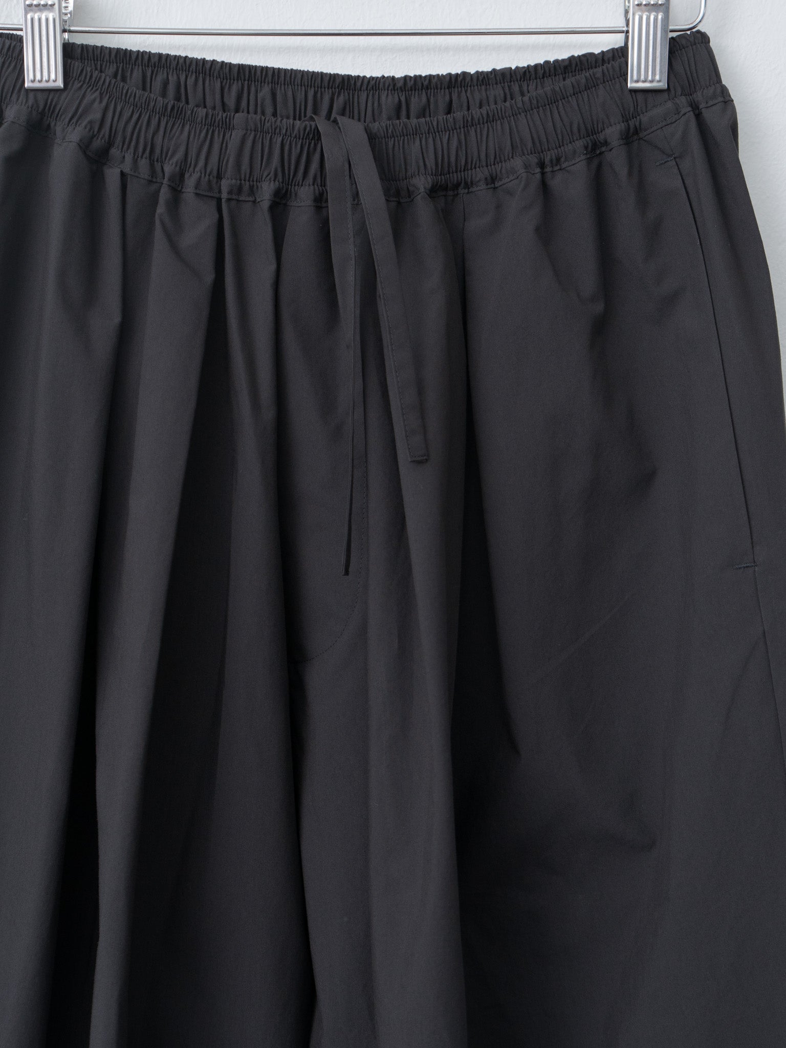 Namu Shop - Veritecoeur Box Pleats Easy Pants - Black