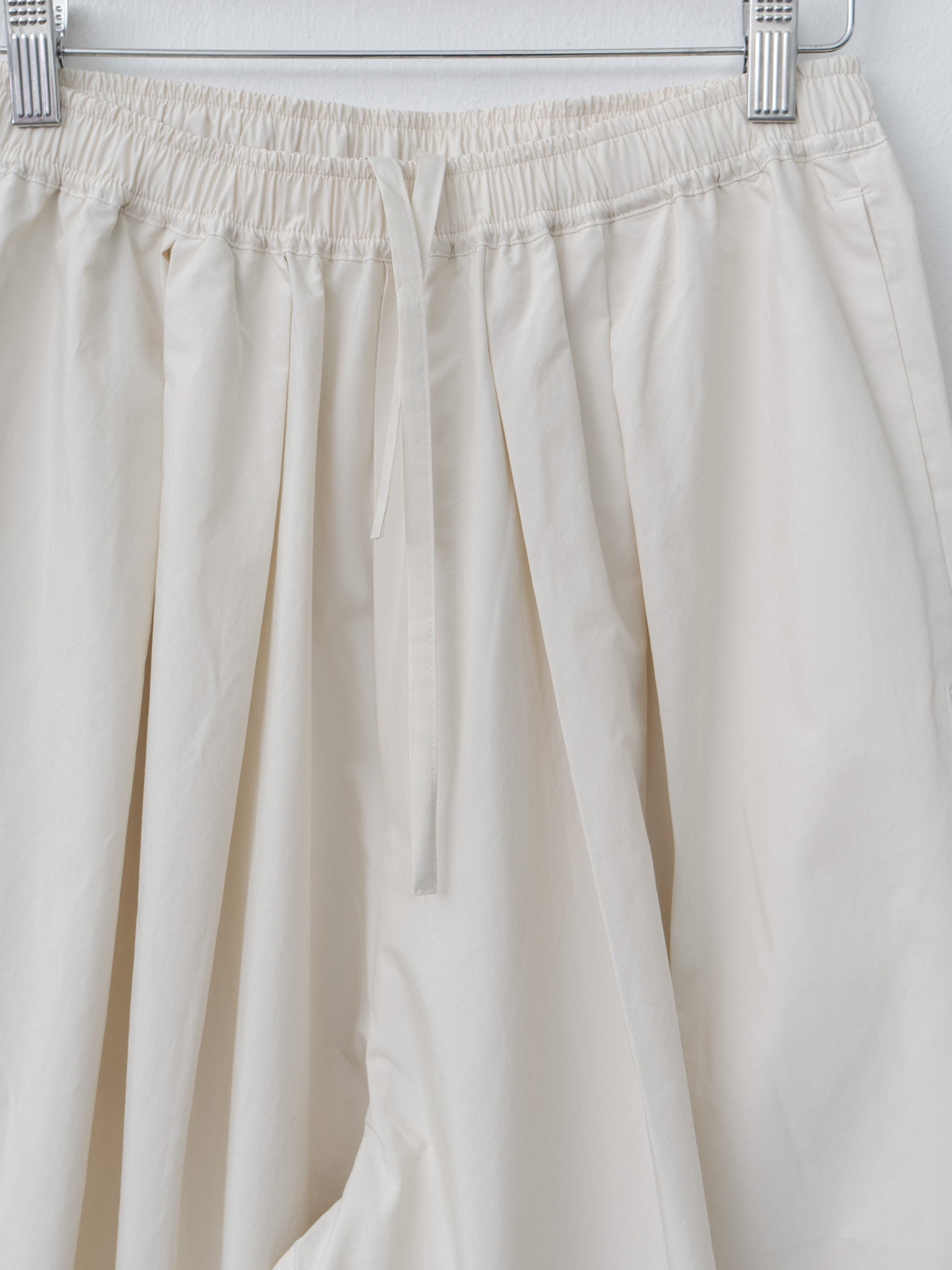 Namu Shop - Veritecoeur Box Pleats Easy Pants - Ivory