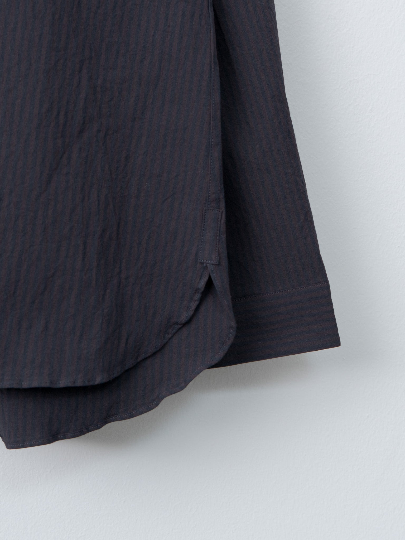 Namu Shop - Bergfabel Loose Tyrol Shirt - Burgundy/Navy Stripe
