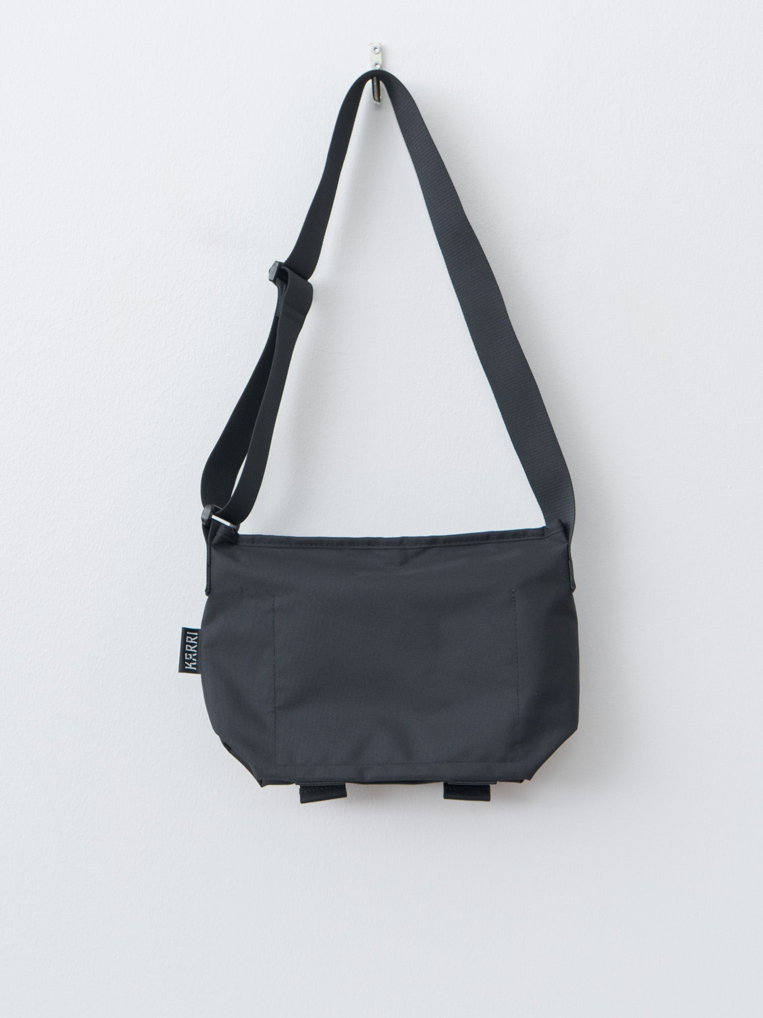 Namu Shop - Amiacalva KARRI Messenger S - Black