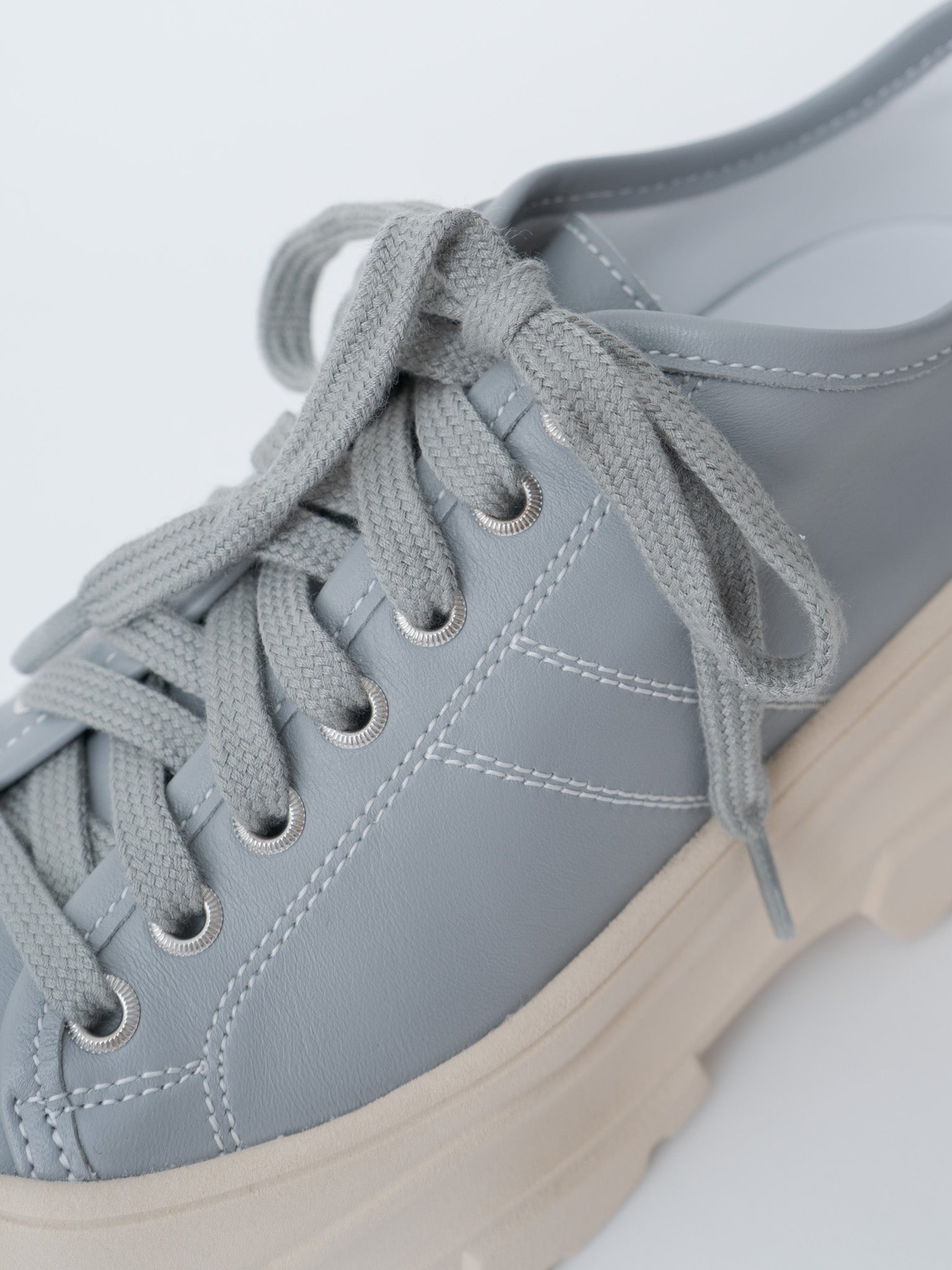 Feat Sneakers - Gray/Mastic Outsole