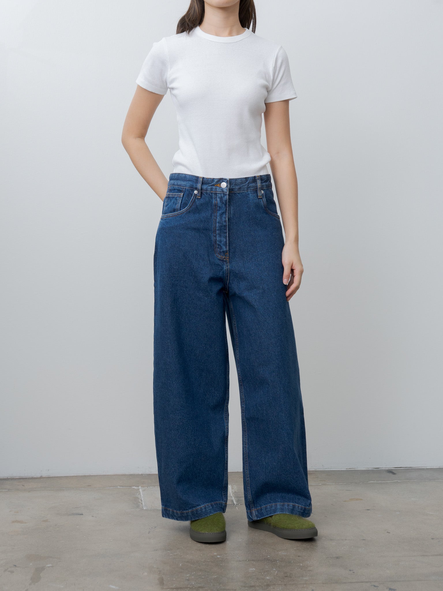 Neive Curved Leg Pant - Indigo Wash