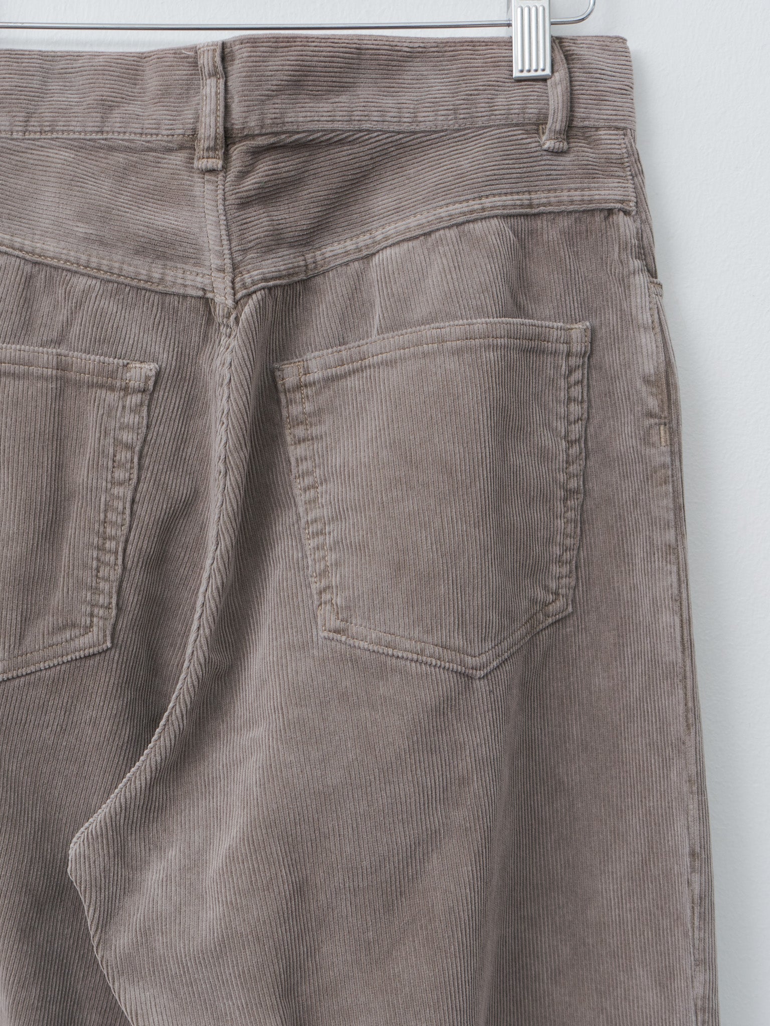 Pigment Dyed Finx Corduroy Wide 5P Pants - Olive Brown