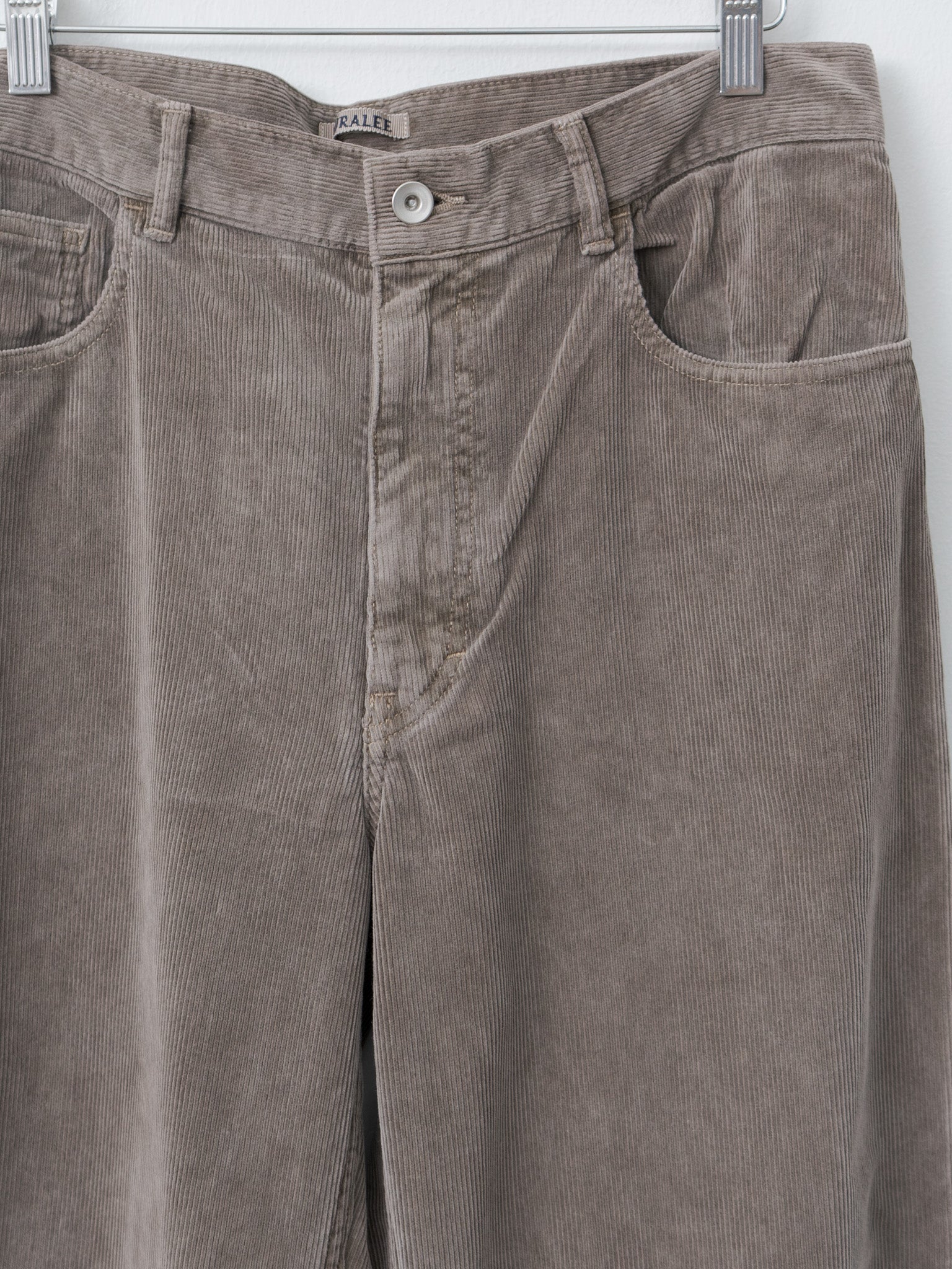 Pigment Dyed Finx Corduroy Wide 5P Pants - Olive Brown