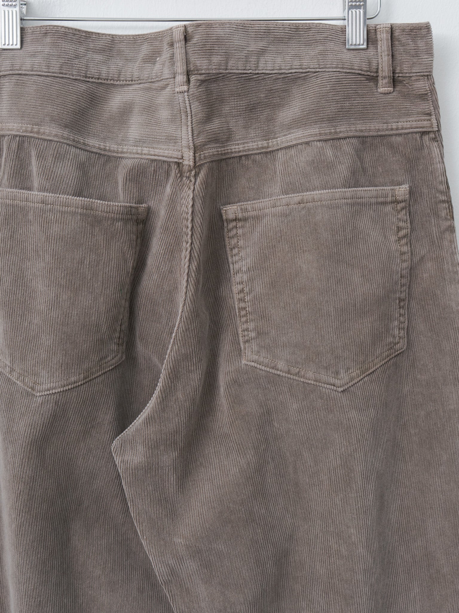 Pigment Dyed Finx Corduroy Wide 5P Pants - Olive Brown