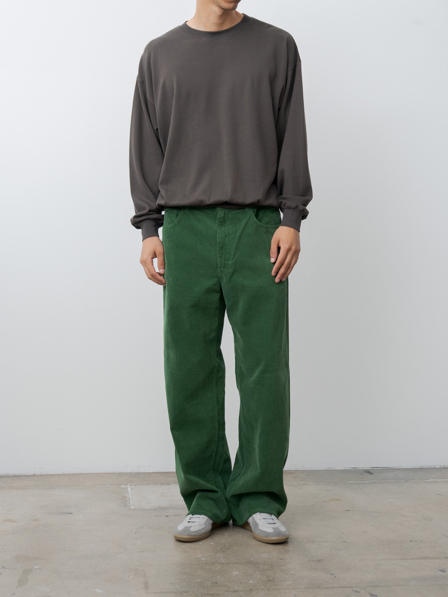 Pigment Dyed Finx Corduroy Wide 5P Pants - Forest Green