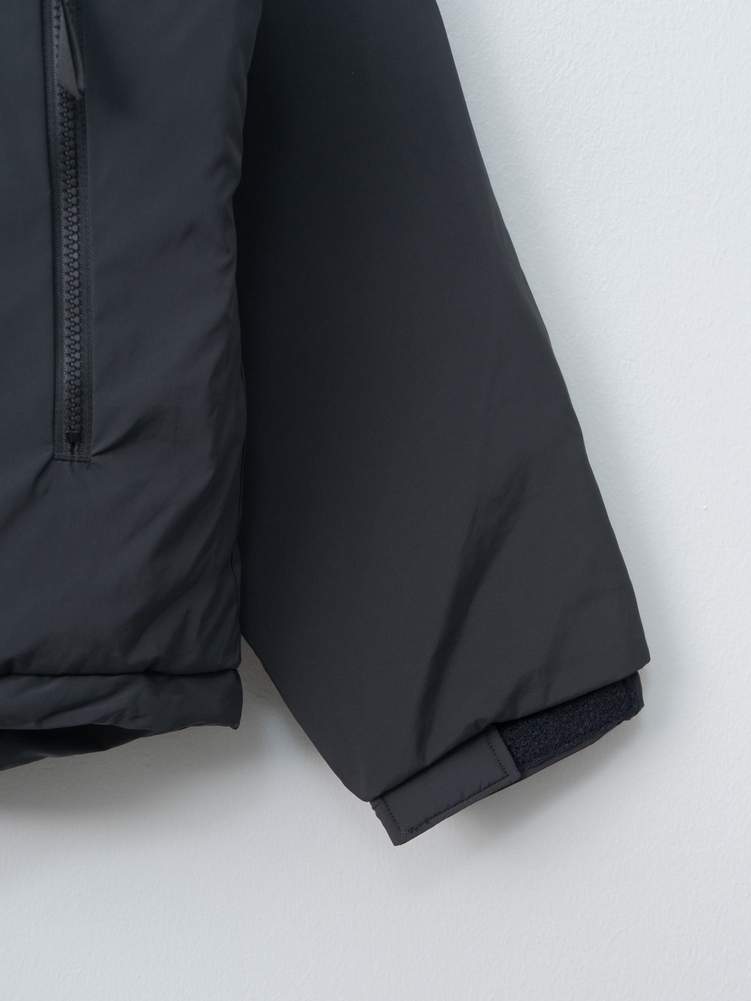 Poly Nylon Puffer Jacket - Black