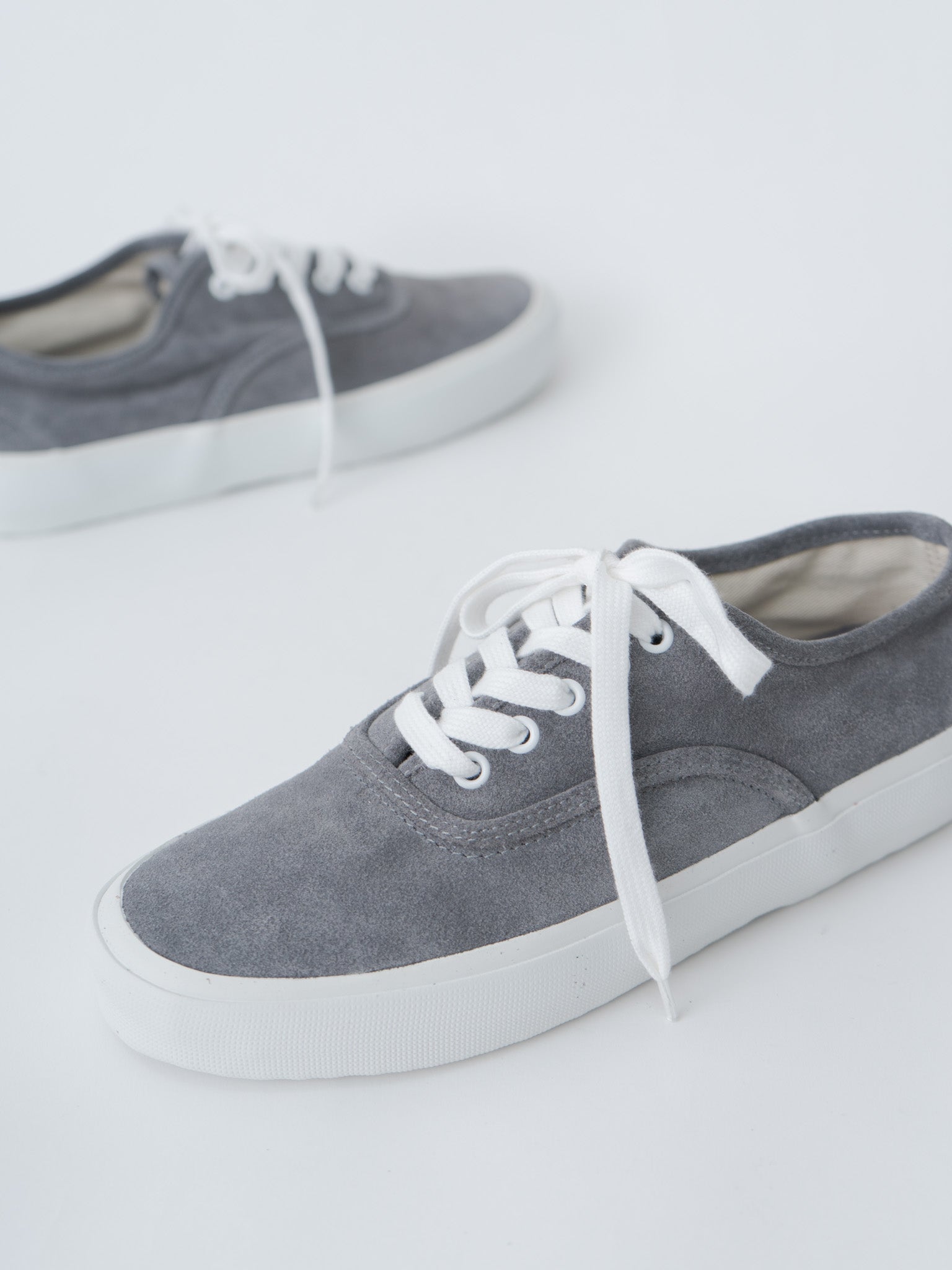 5851S US Navy Military Trainer - Gray Suede