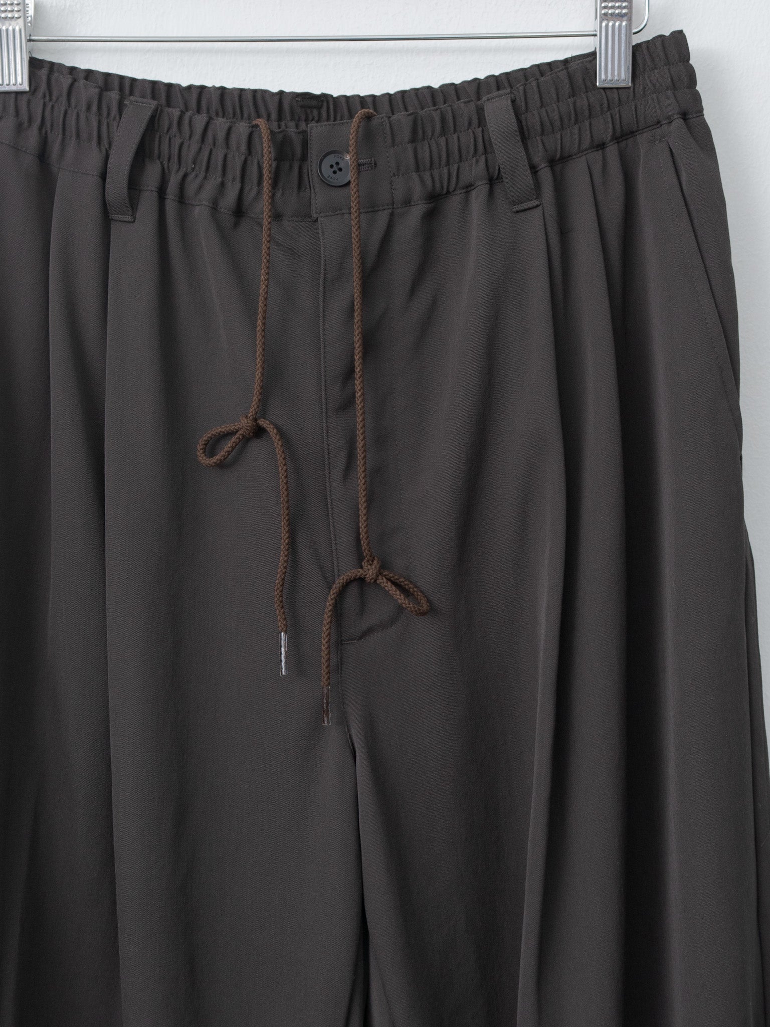 Wool Washer Twill 2pleated Wide-leg Easy Trousers - Brown
