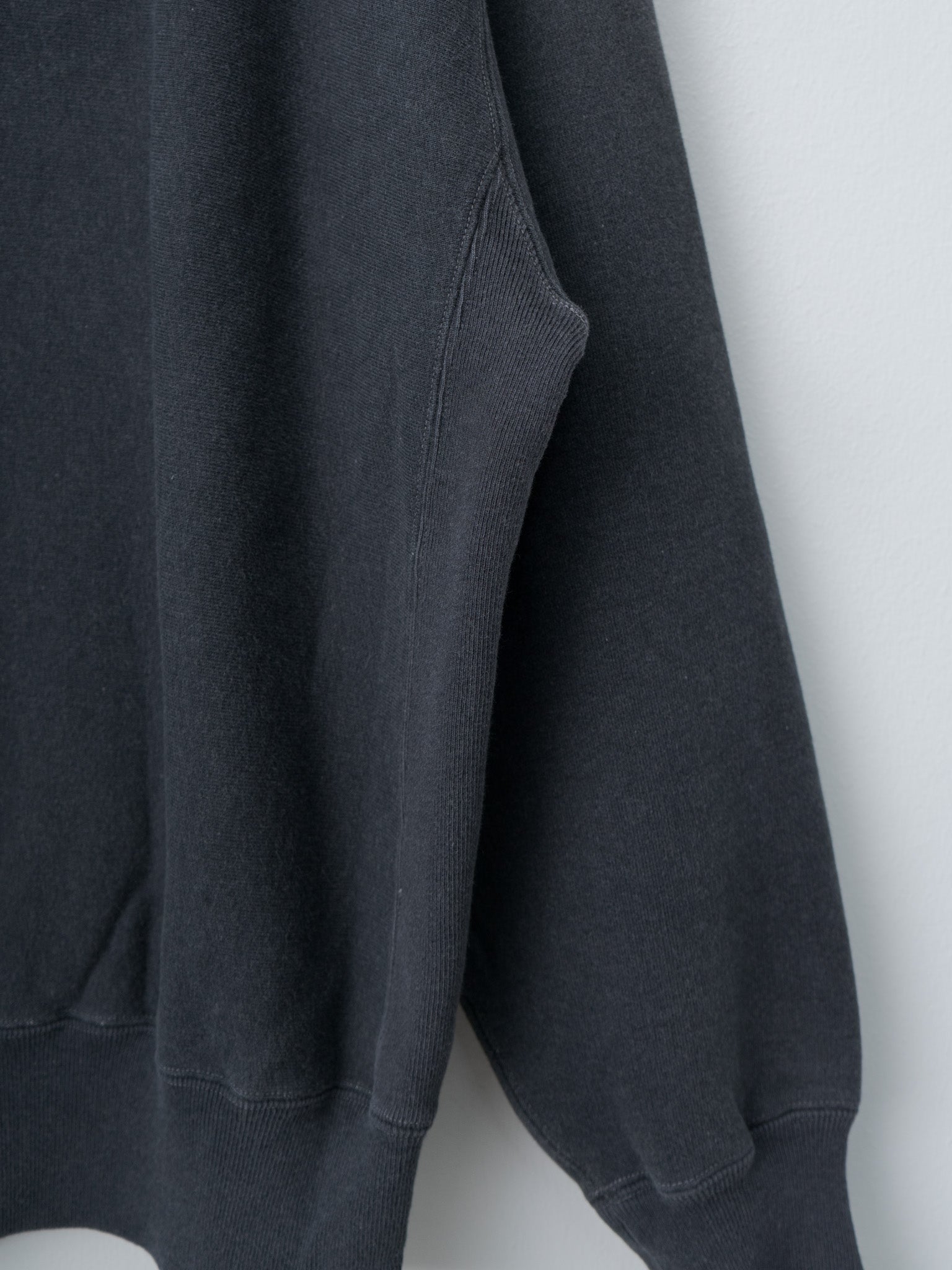 Heavy Weight Fleece Bleach Snap P/O - Charcoal