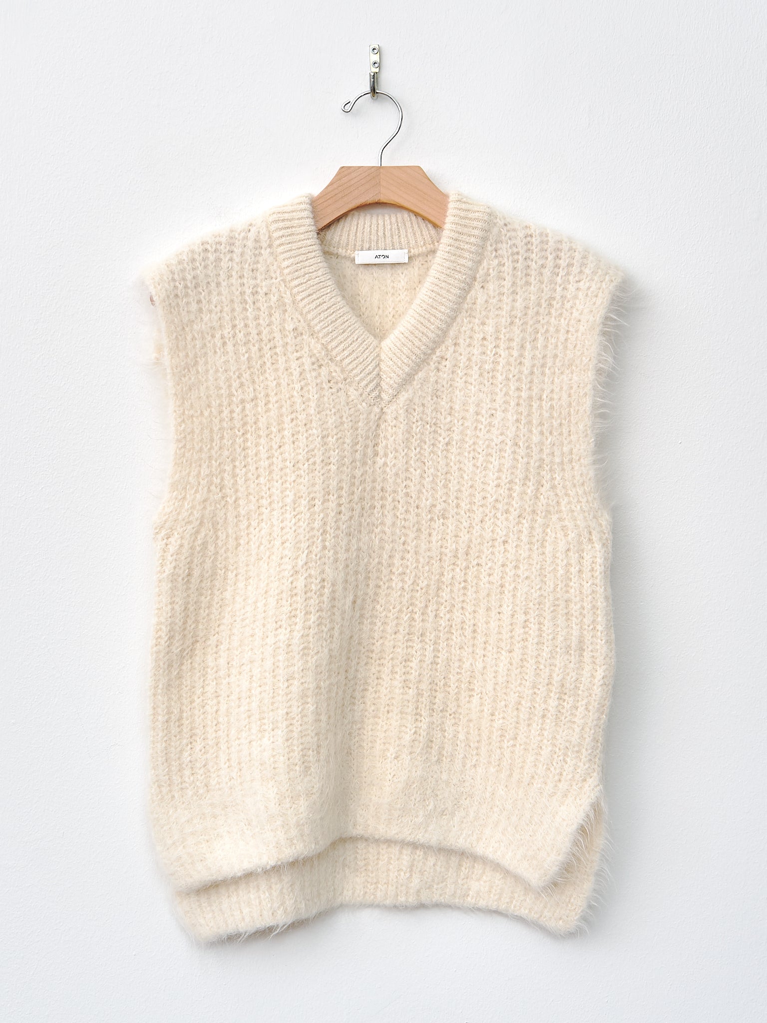 Namu Shop Aton Alpaca Fur V-Neck Vest White - Main Image