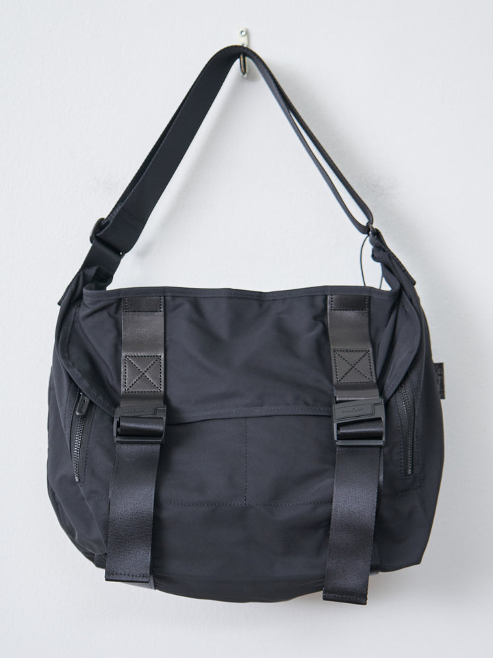 Gabardine Messenger Bag M - Black
