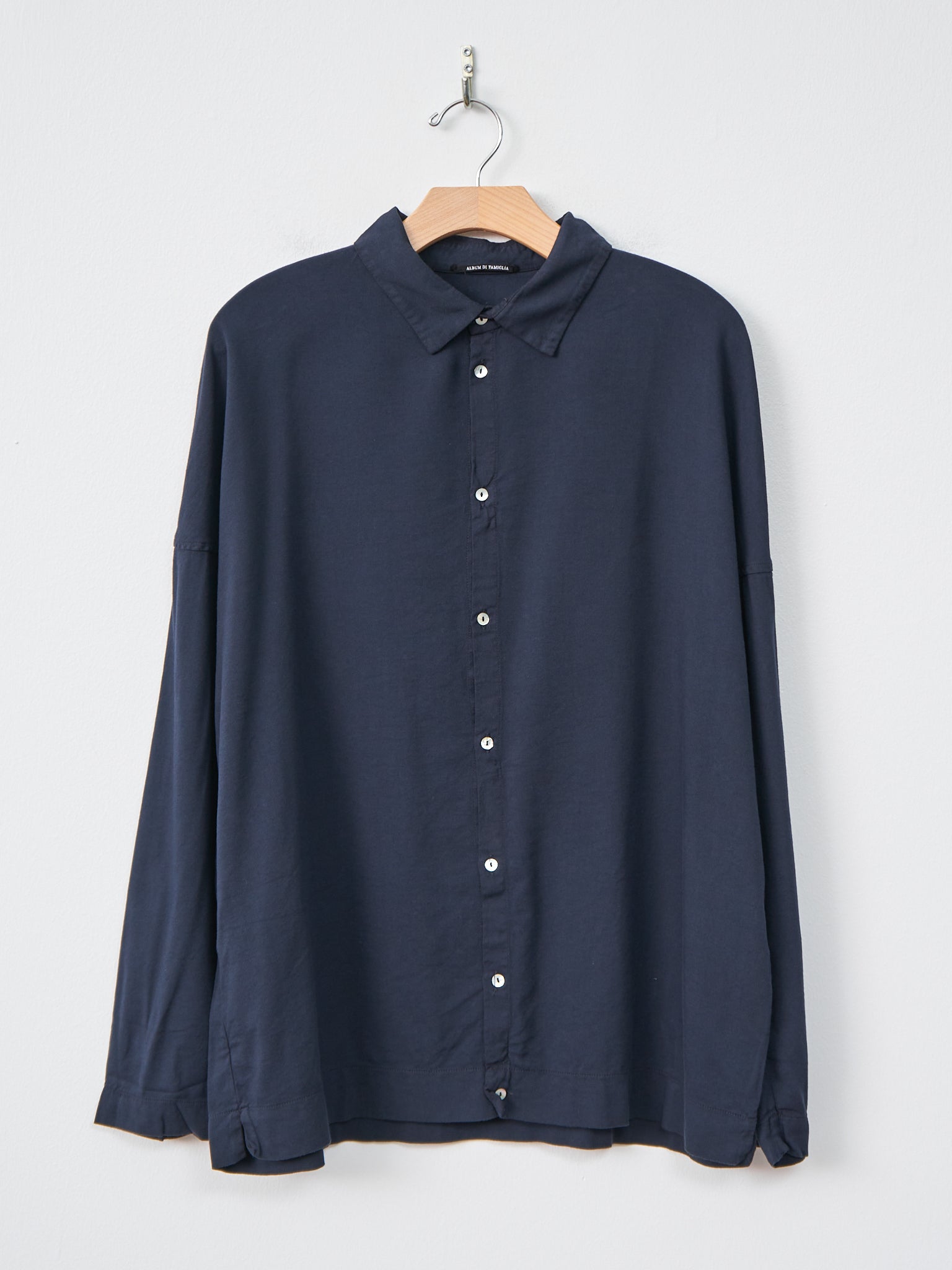 Namu Shop - Album di Famiglia Unisex Collar Shirt TVC - Ink