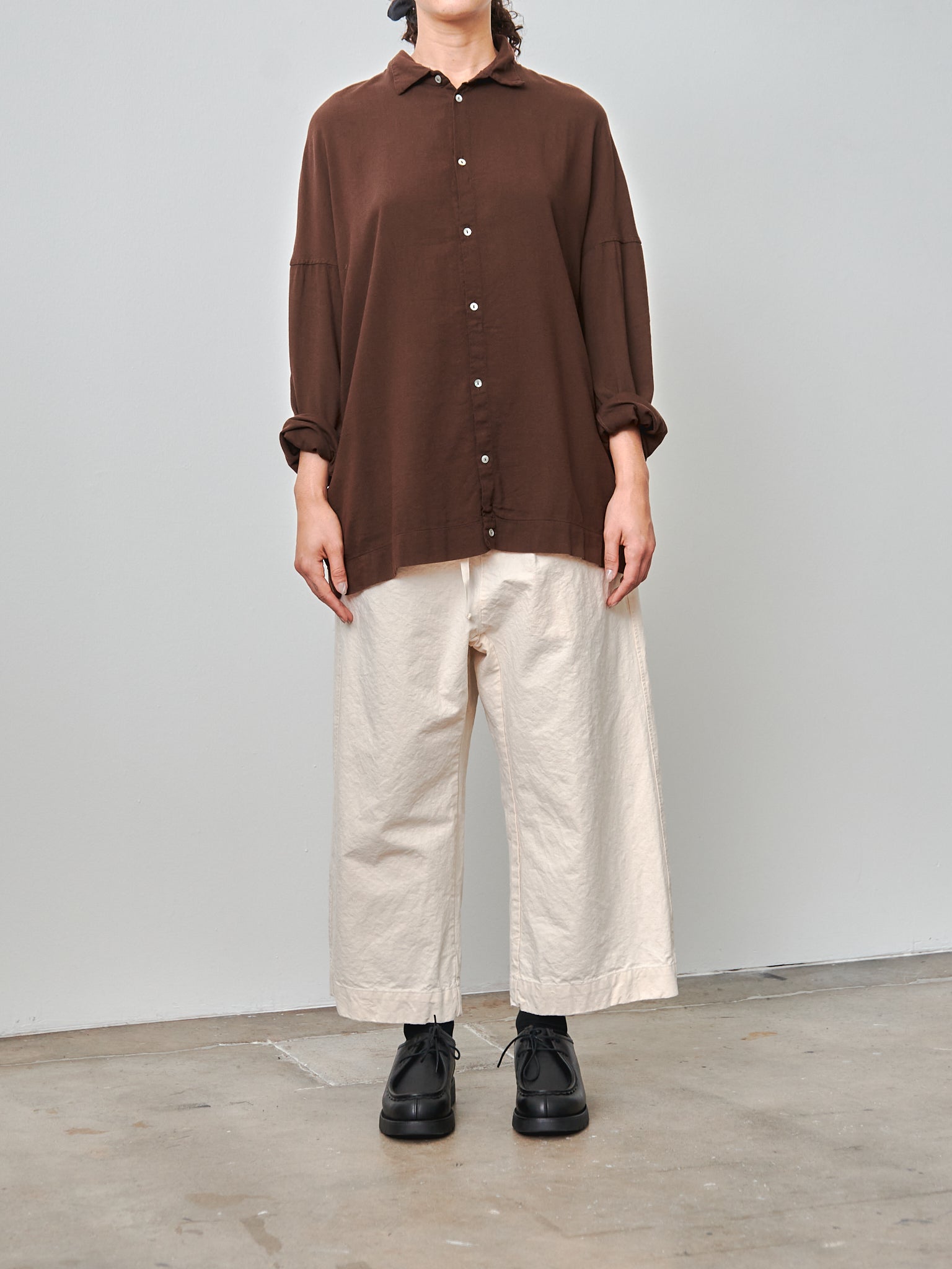 Namu Shop - Album di Famiglia Unisex Collar Shirt TVC - Coffee