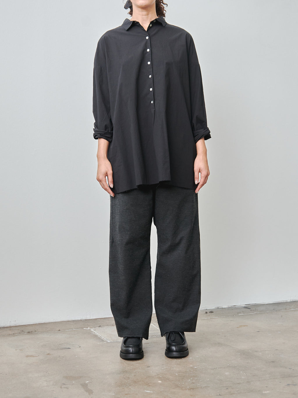 Namu Shop - Album di Famiglia Wrinkled Collar Shirt - Black
