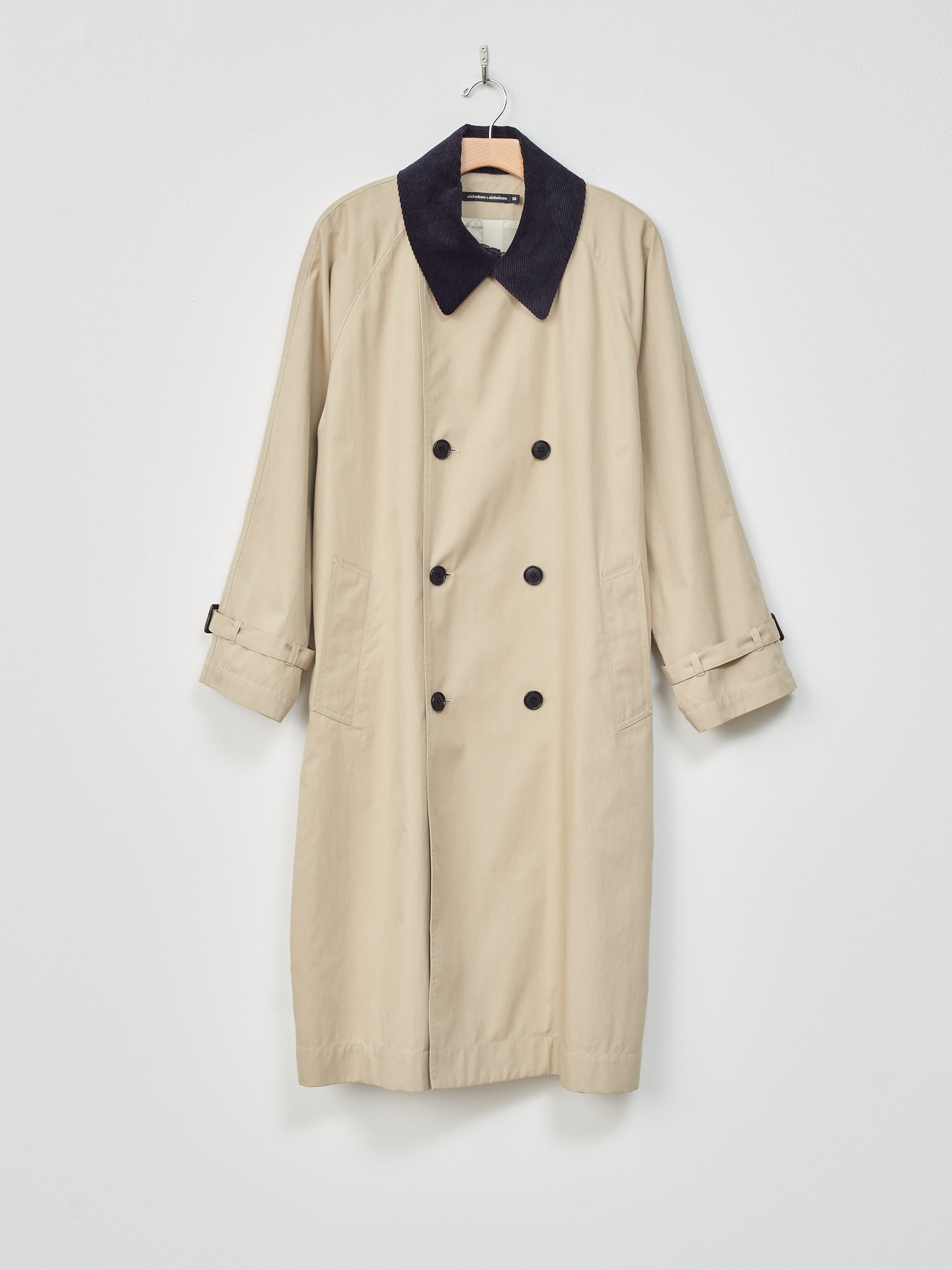 Namu Shop - Nicholson & Nicholson GENTLE Coat - Beige/Navy