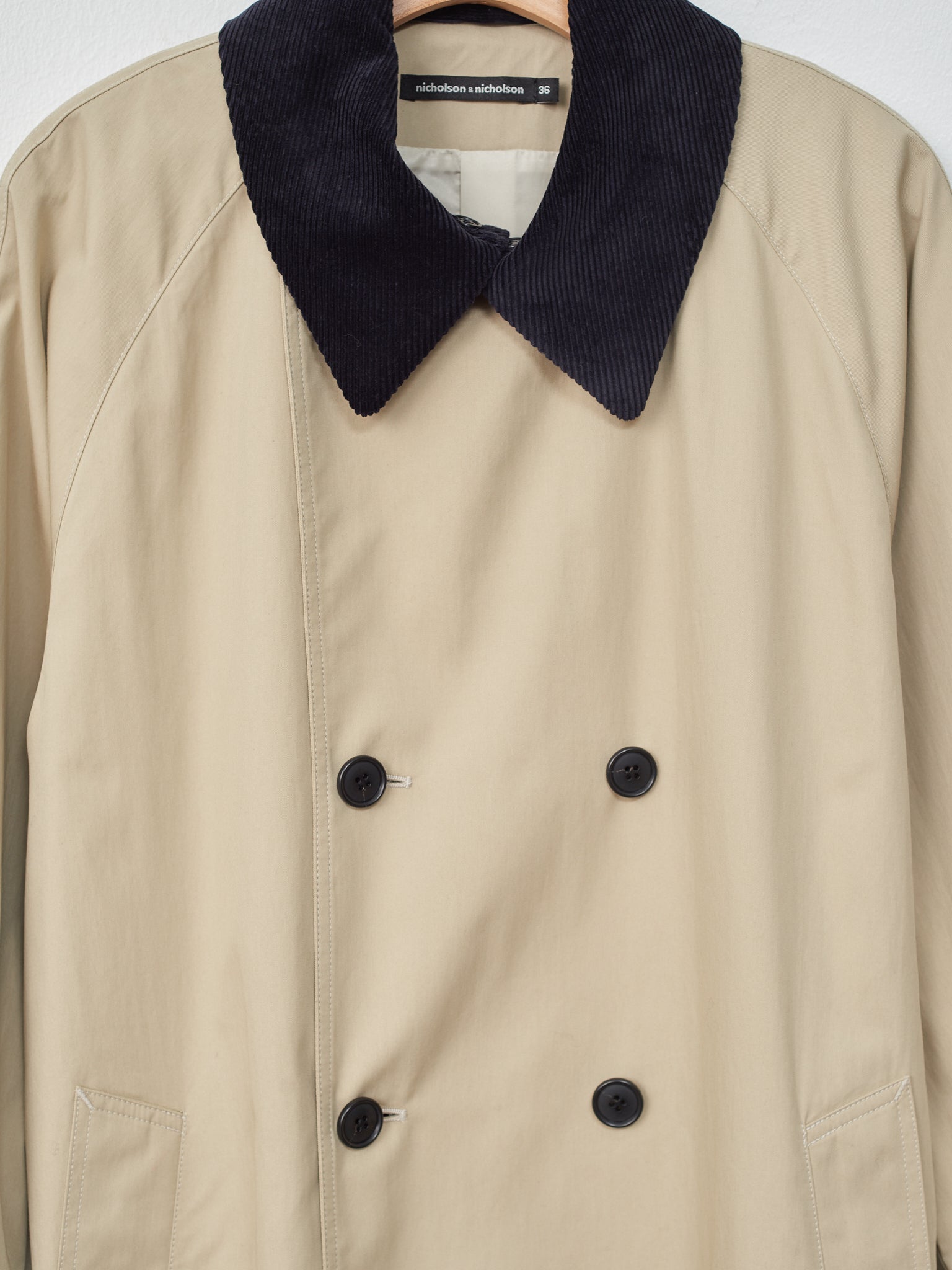 Namu Shop - Nicholson & Nicholson GENTLE Coat - Beige/Navy