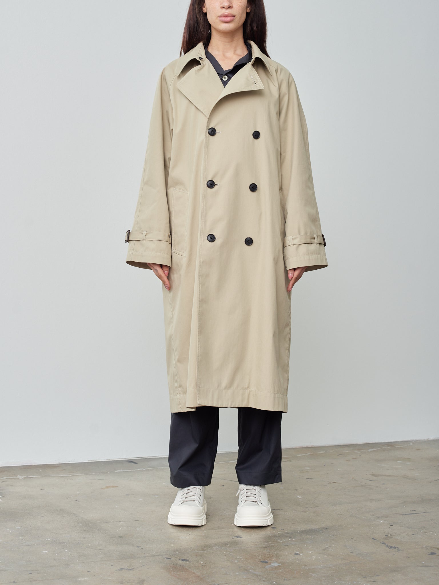 Namu Shop - Nicholson & Nicholson GENTLE Coat - Beige/Navy