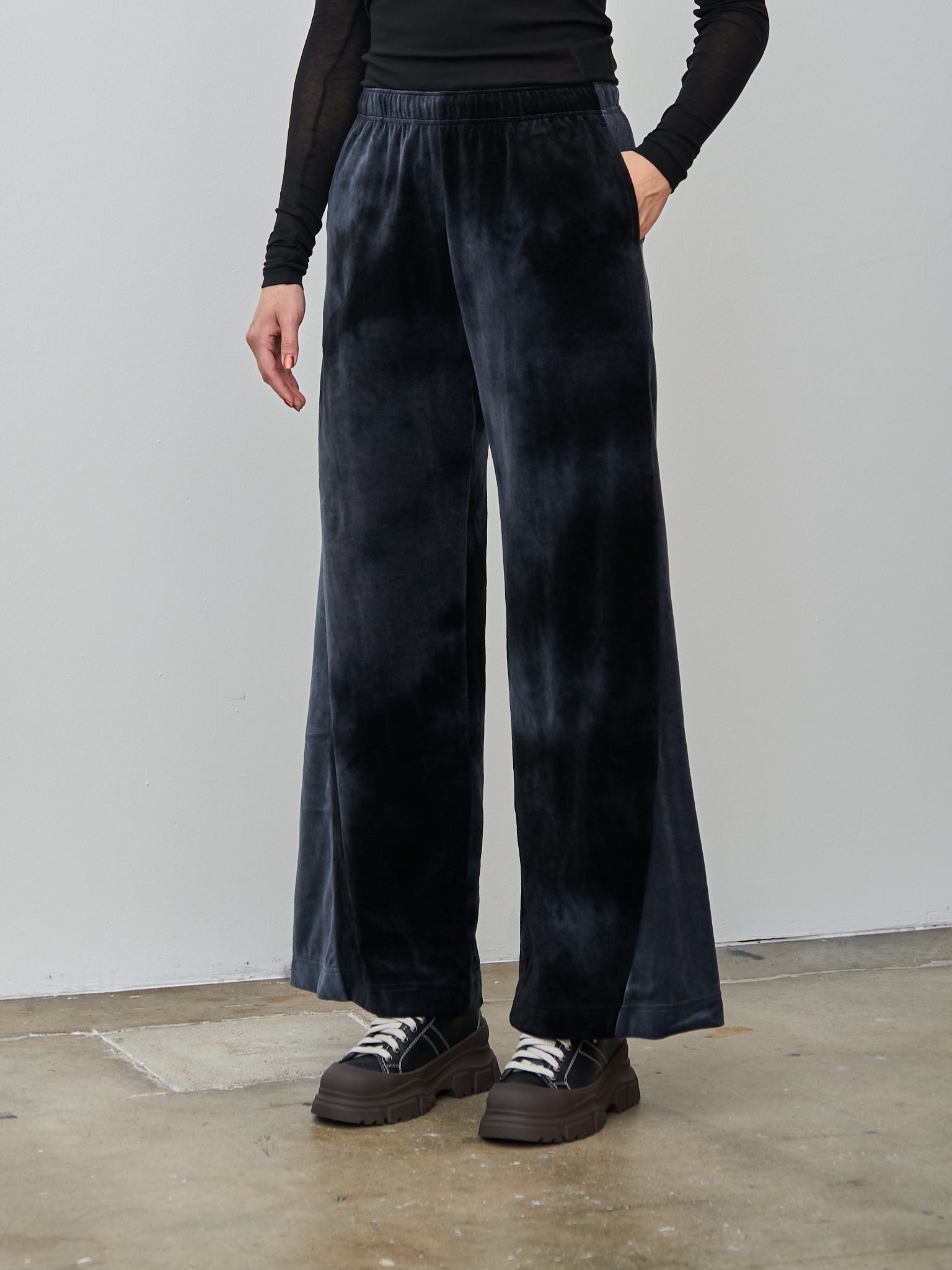 Namu Shop - Unfil Tie-Dyed Cotton Velour Pants - Black x Gray