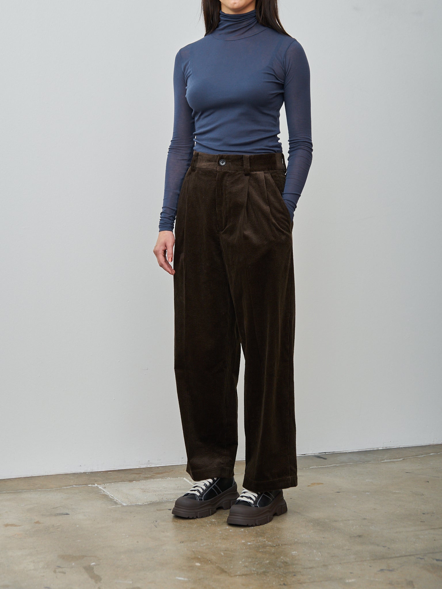 Namu Shop - Nicholson & Nicholson Port Trouser - Brown