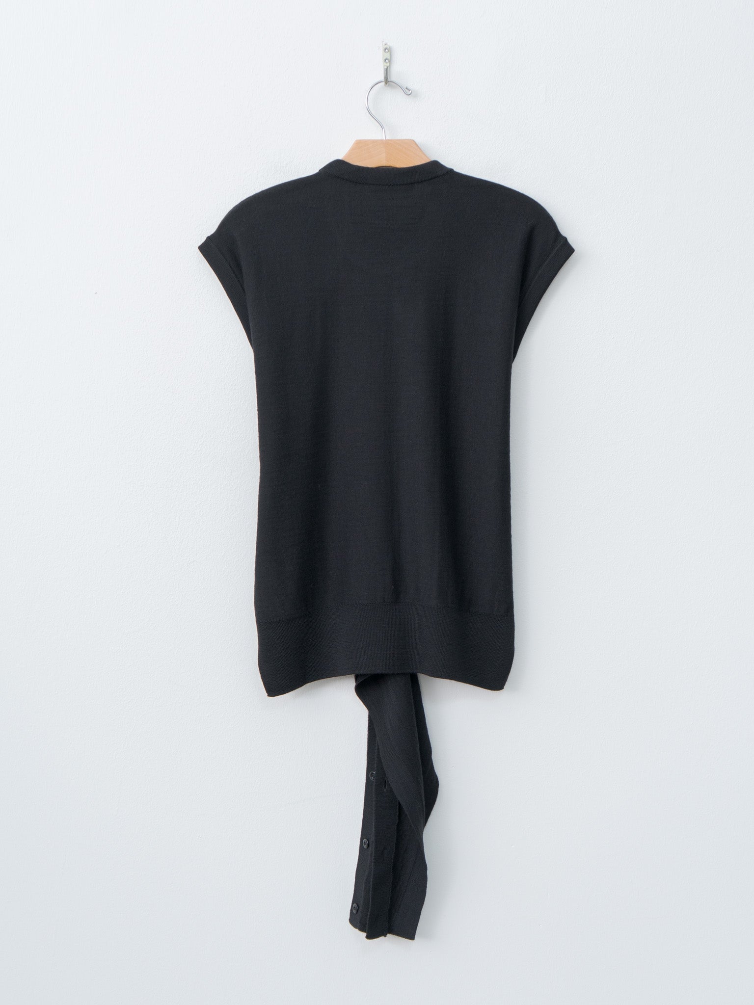 Namu Shop - Lemaire Sleeveless Buttoned Top - Black