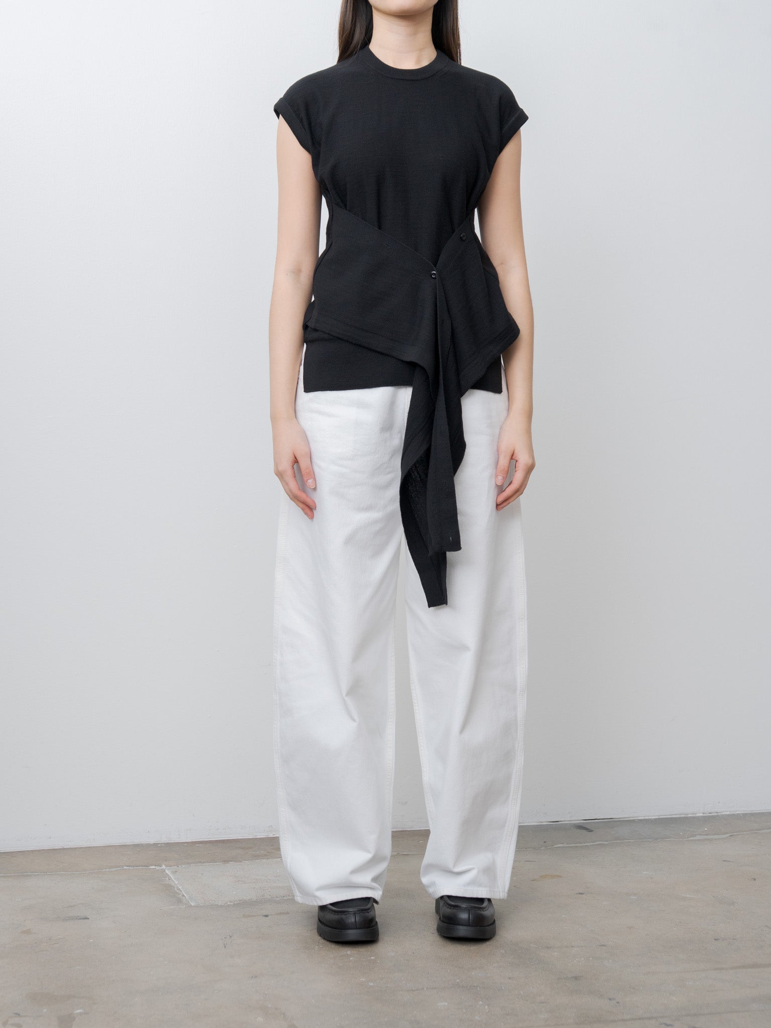 Namu Shop - Lemaire Sleeveless Buttoned Top - Black