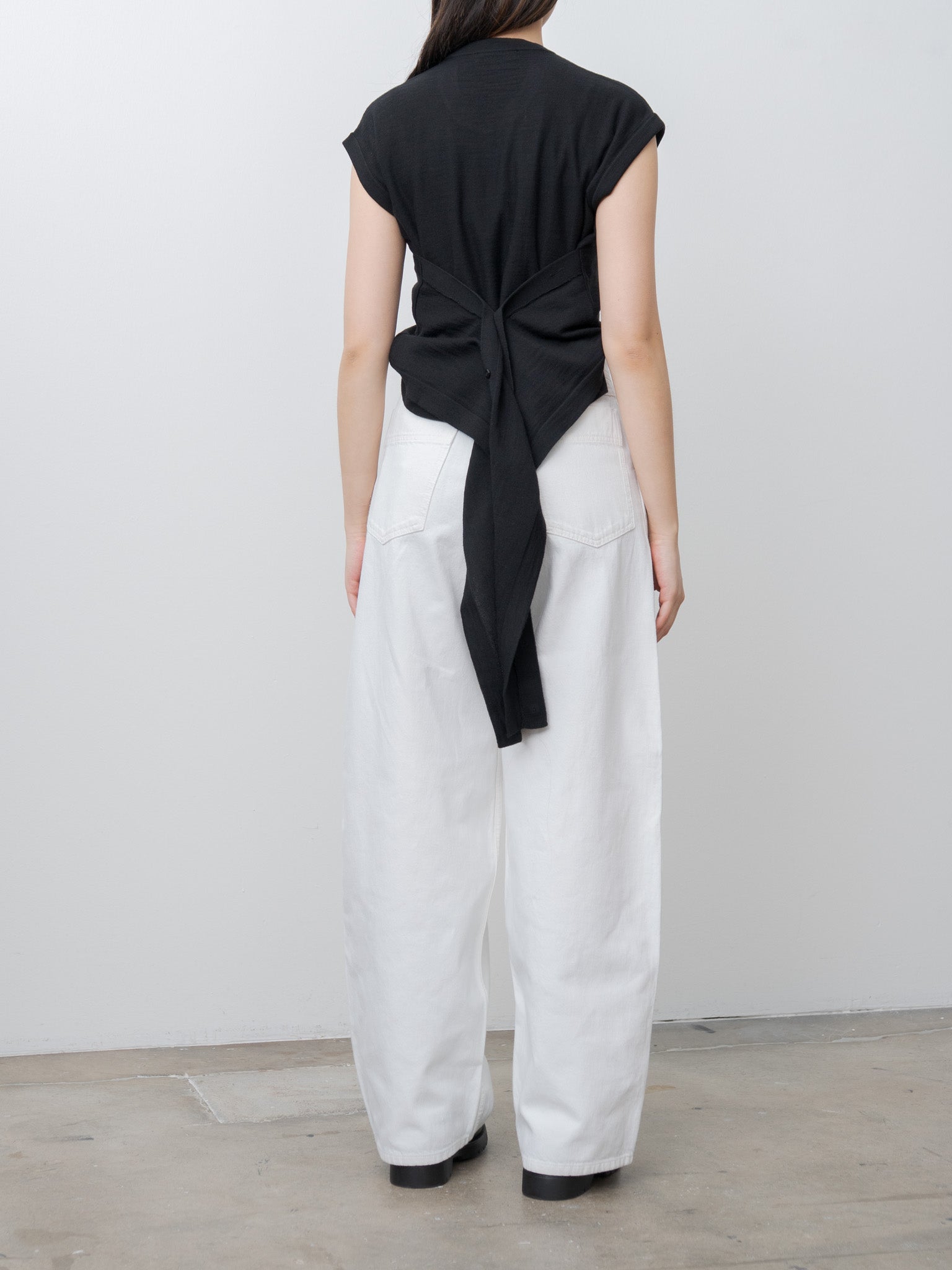 Namu Shop - Lemaire Sleeveless Buttoned Top - Black