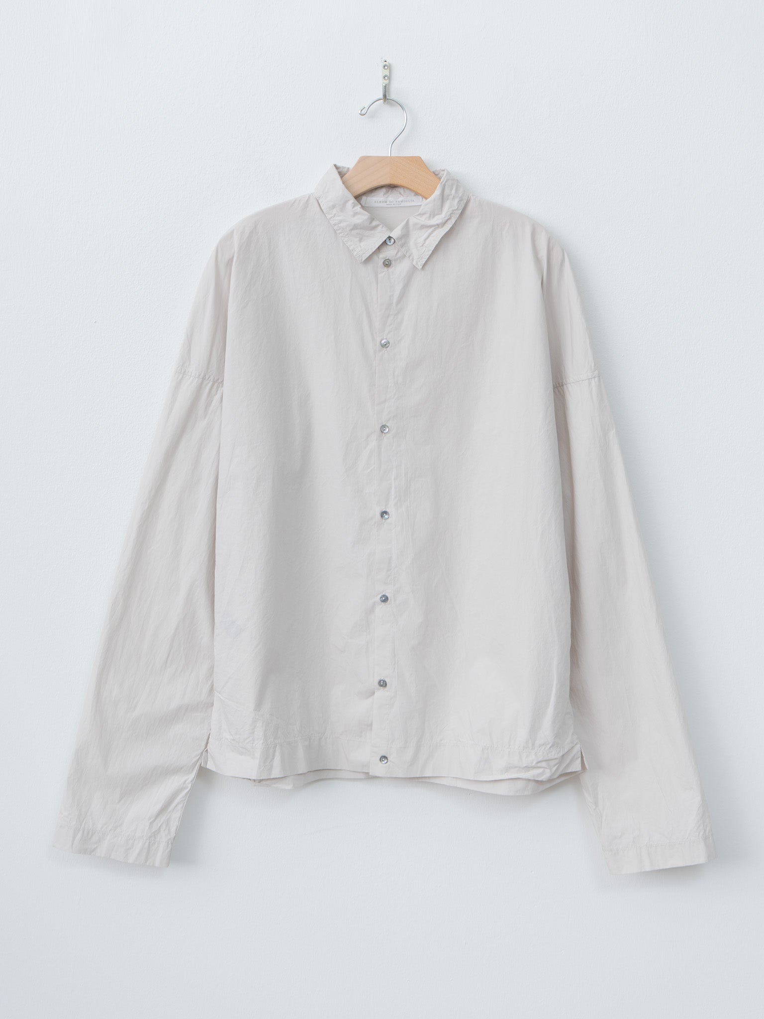 Namu Shop - Album di Famiglia Unisex Collar Shirt TC - Pebble
