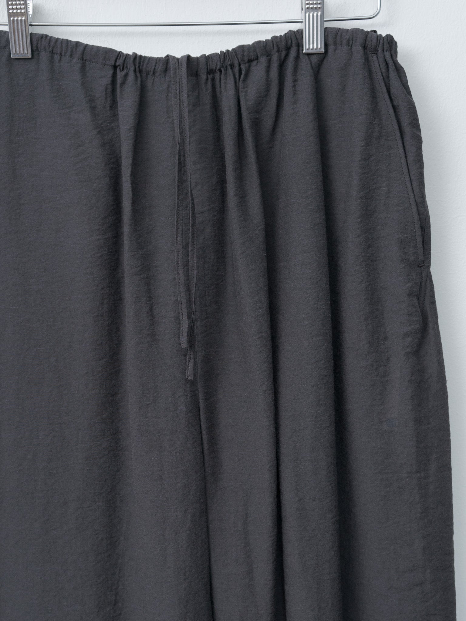 Namu Shop - Blurhms Ny-Vi-Li Side Seamless Slacks - Charcoal Brown