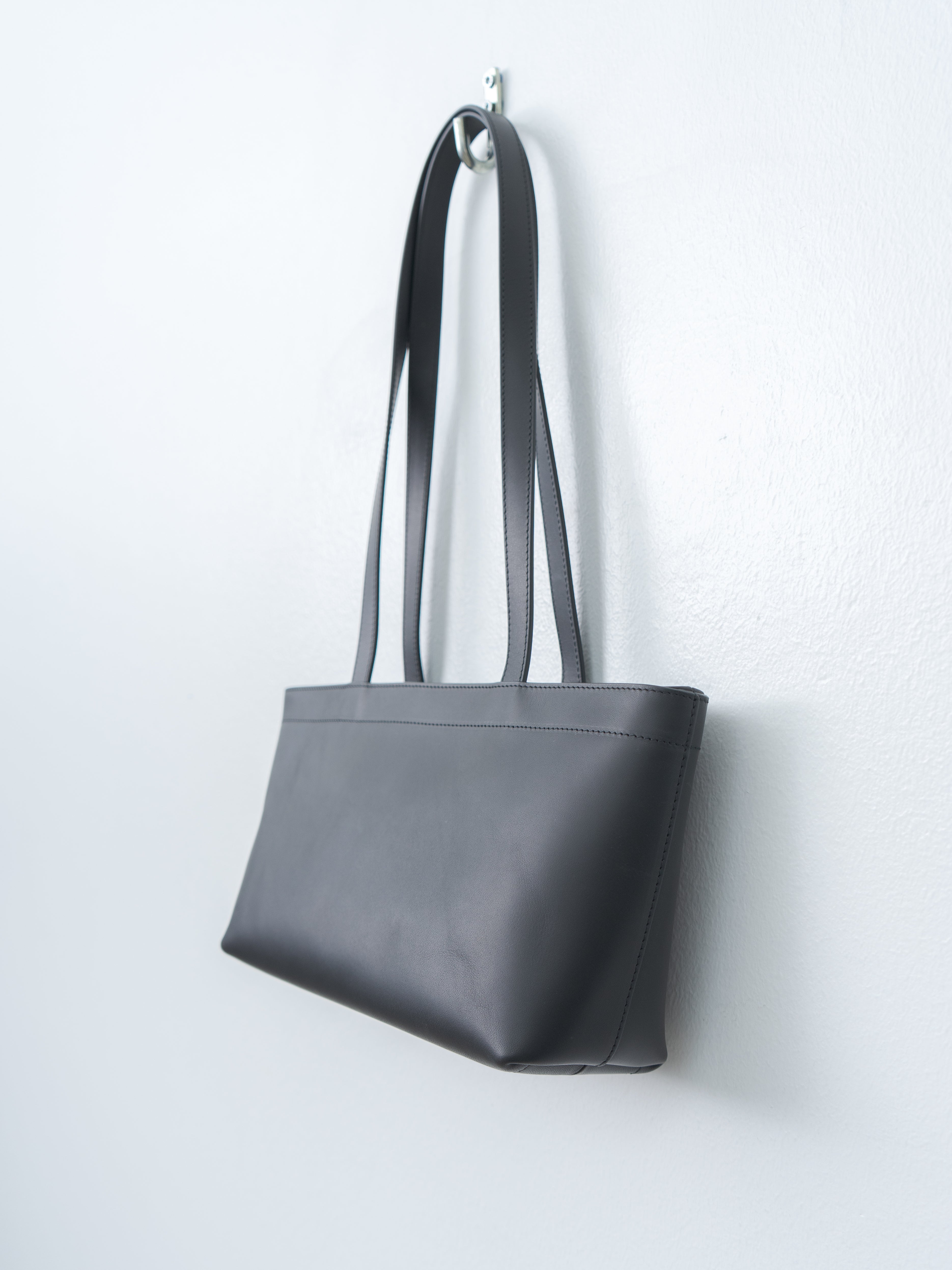 GE09 Long Handle Zipper Tote S - Black