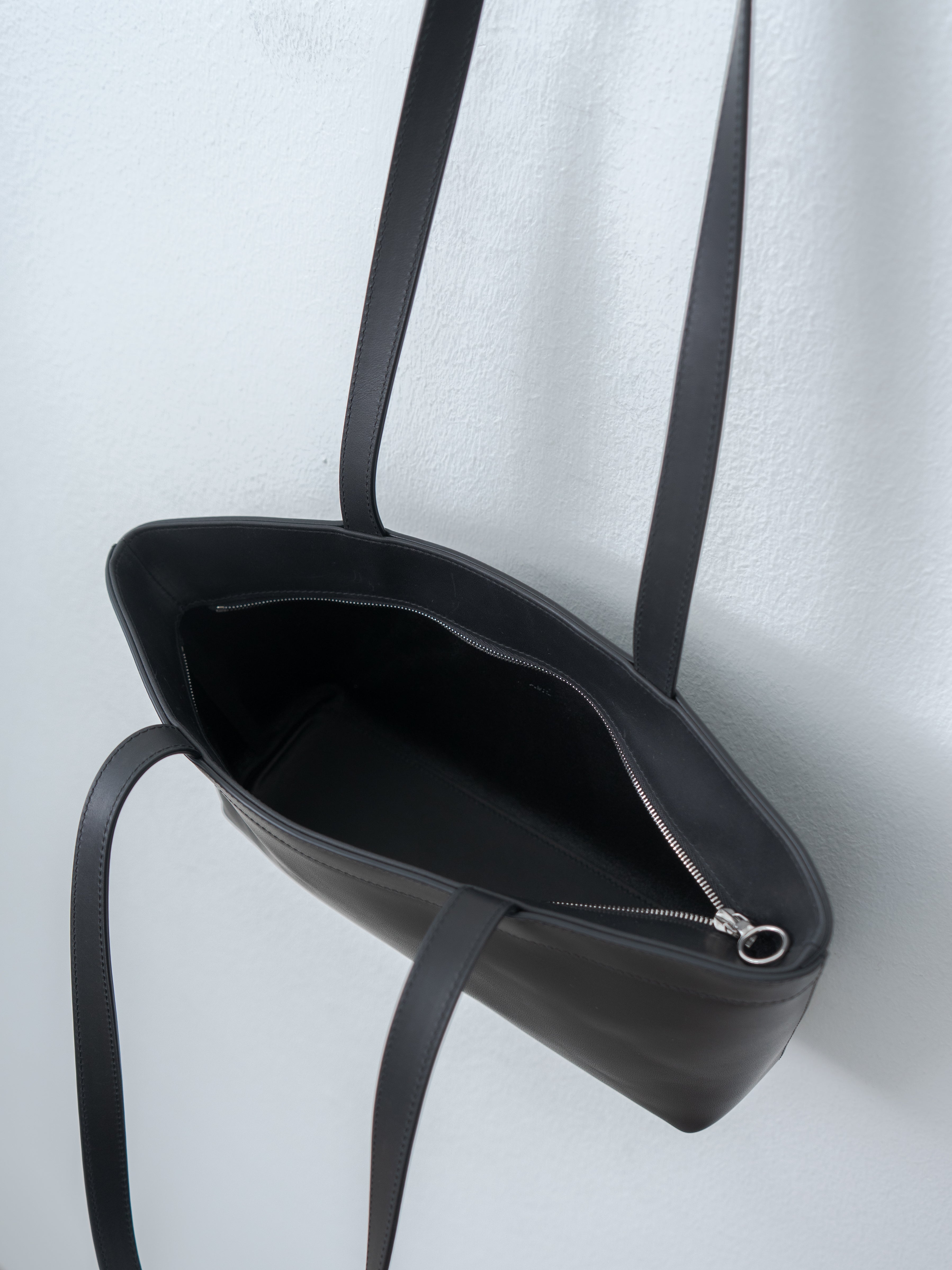 GE09 Long Handle Zipper Tote S - Black