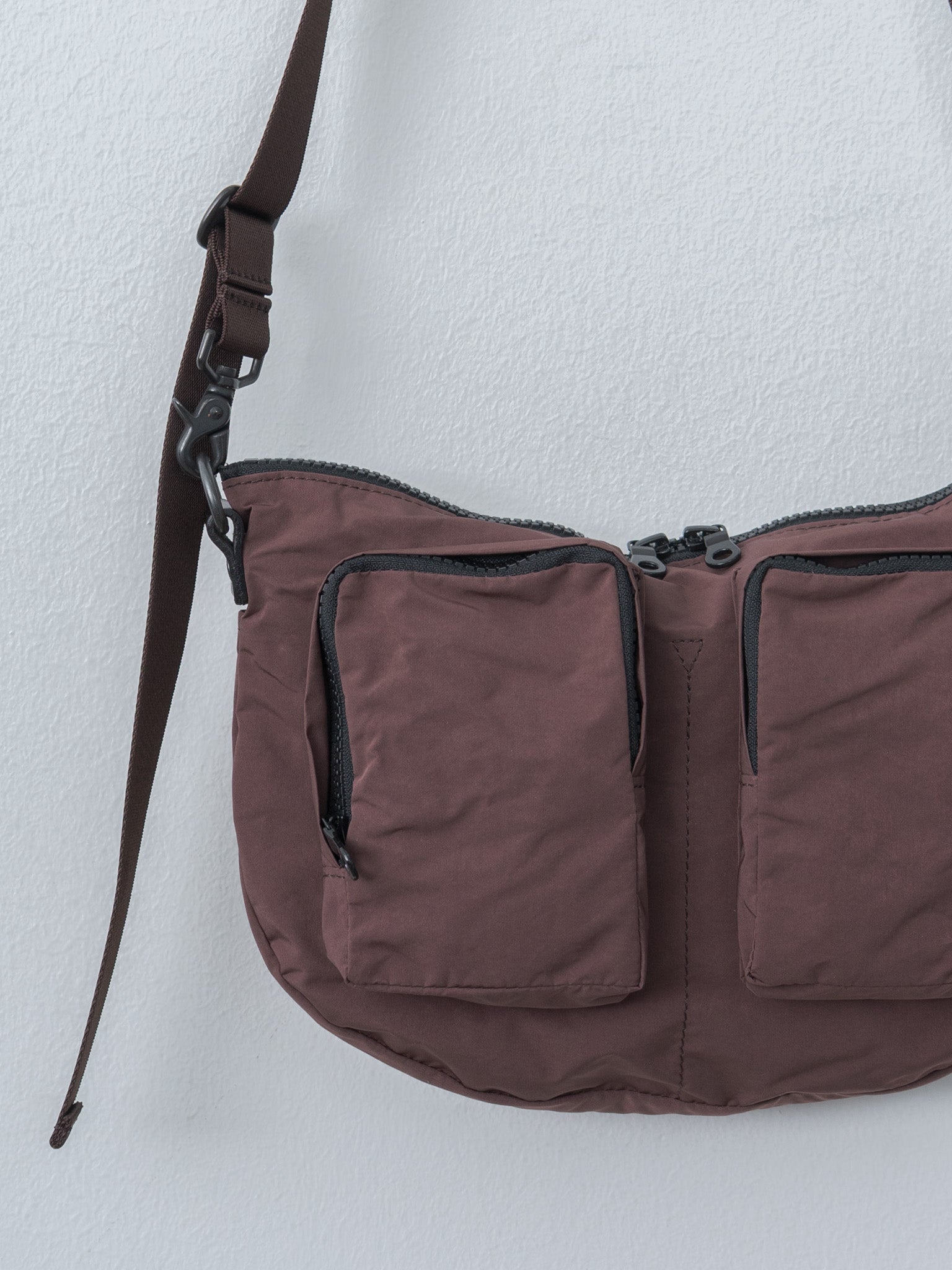 Split Yarn Bodybag S - Bordeaux Brown