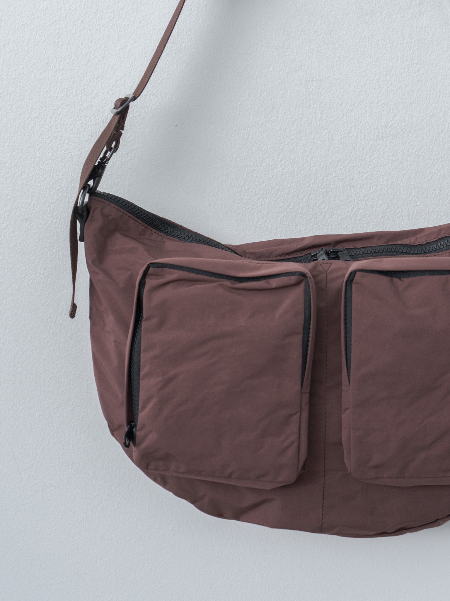 Split Yarn Bodybag M - Bordeaux Brown