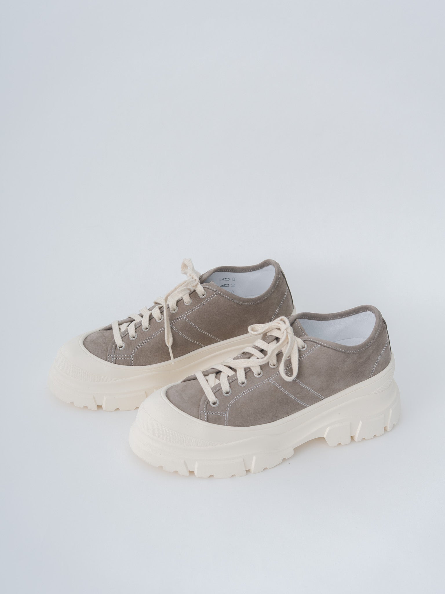 Namu Shop - Sofie D'Hoore Feat Sneakers