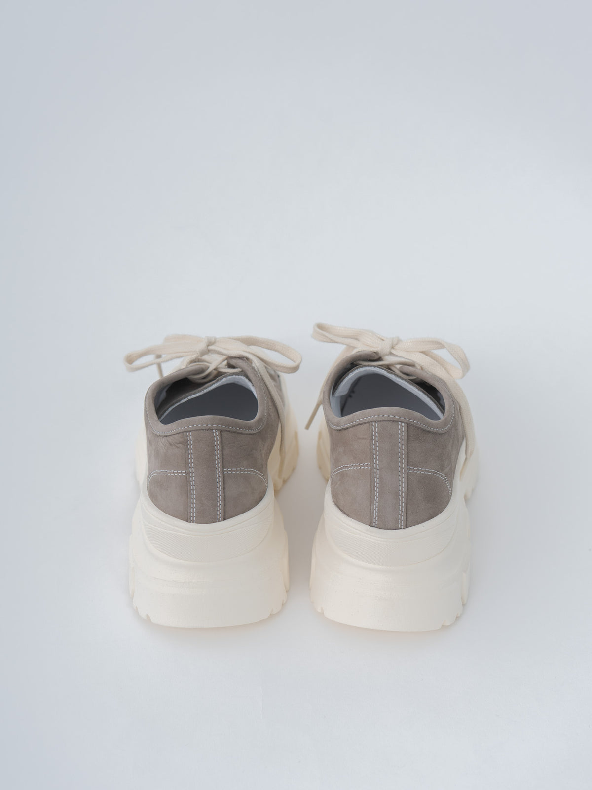 Namu Shop - Sofie D'Hoore Feat Sneakers