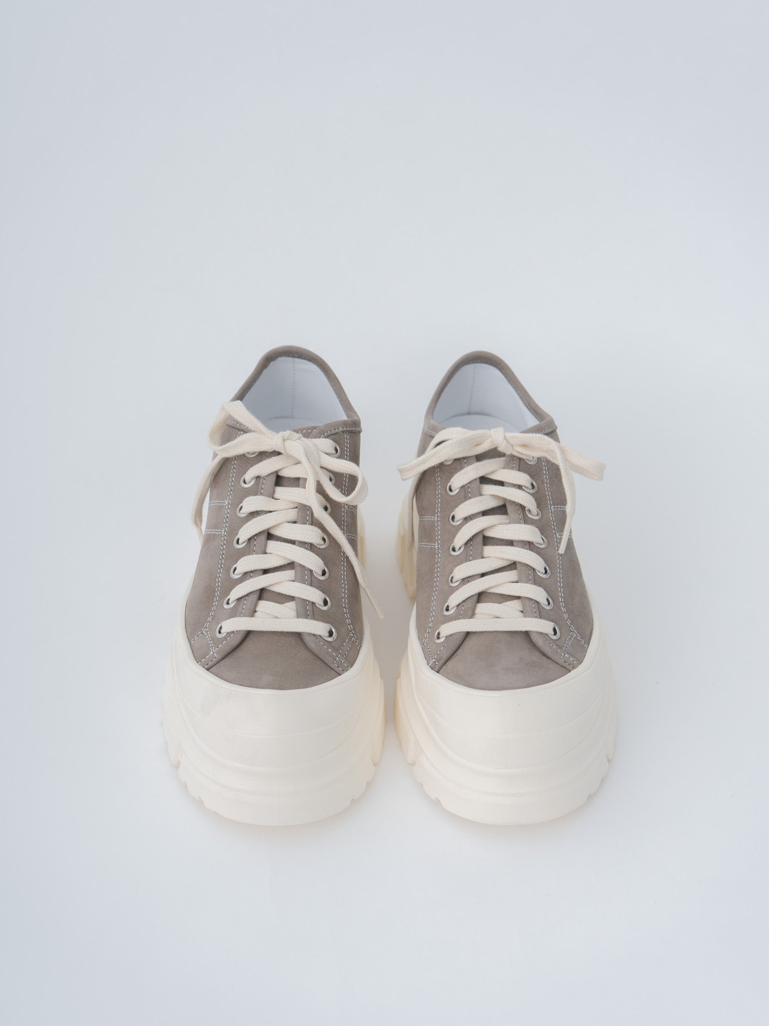 Namu Shop - Sofie D'Hoore Feat Sneakers