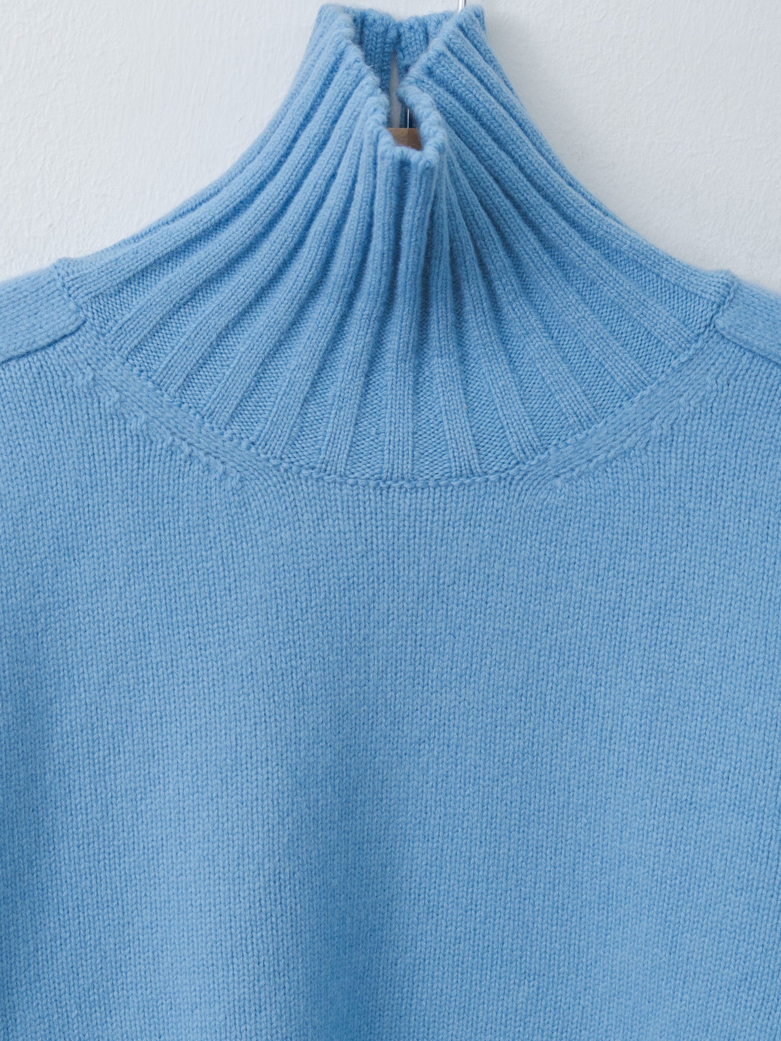 Namu Shop - Sayaka Davis Highcollar Sweater - Azure