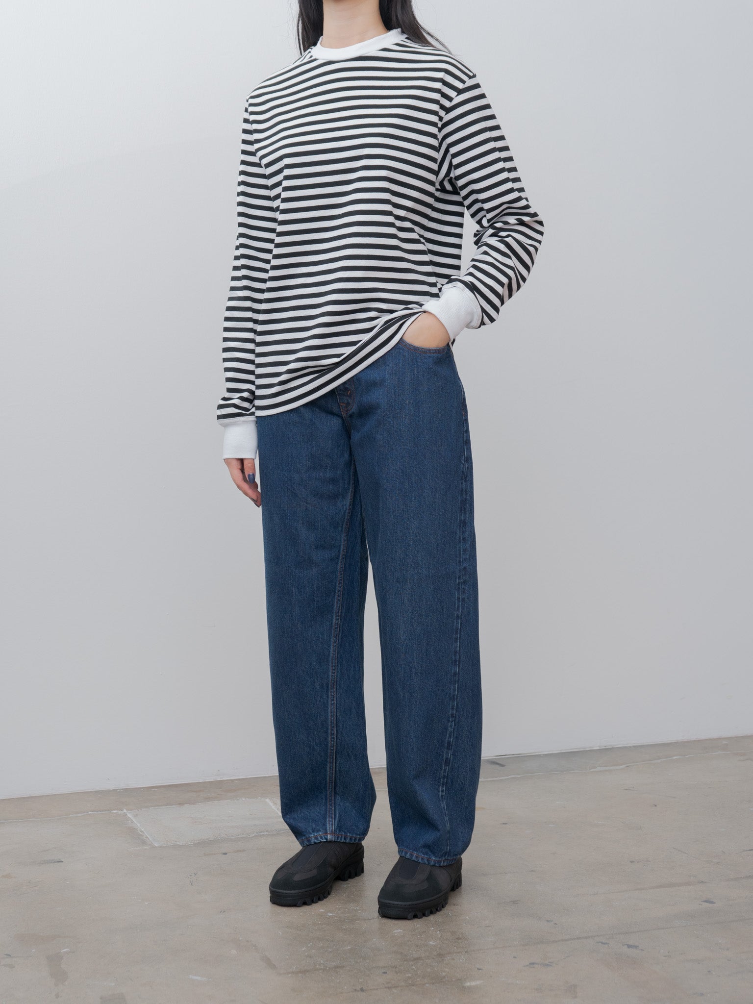 Namu Shop - Veritecoeur Tenjiku Crewneck L/S Tee - Black x White Border