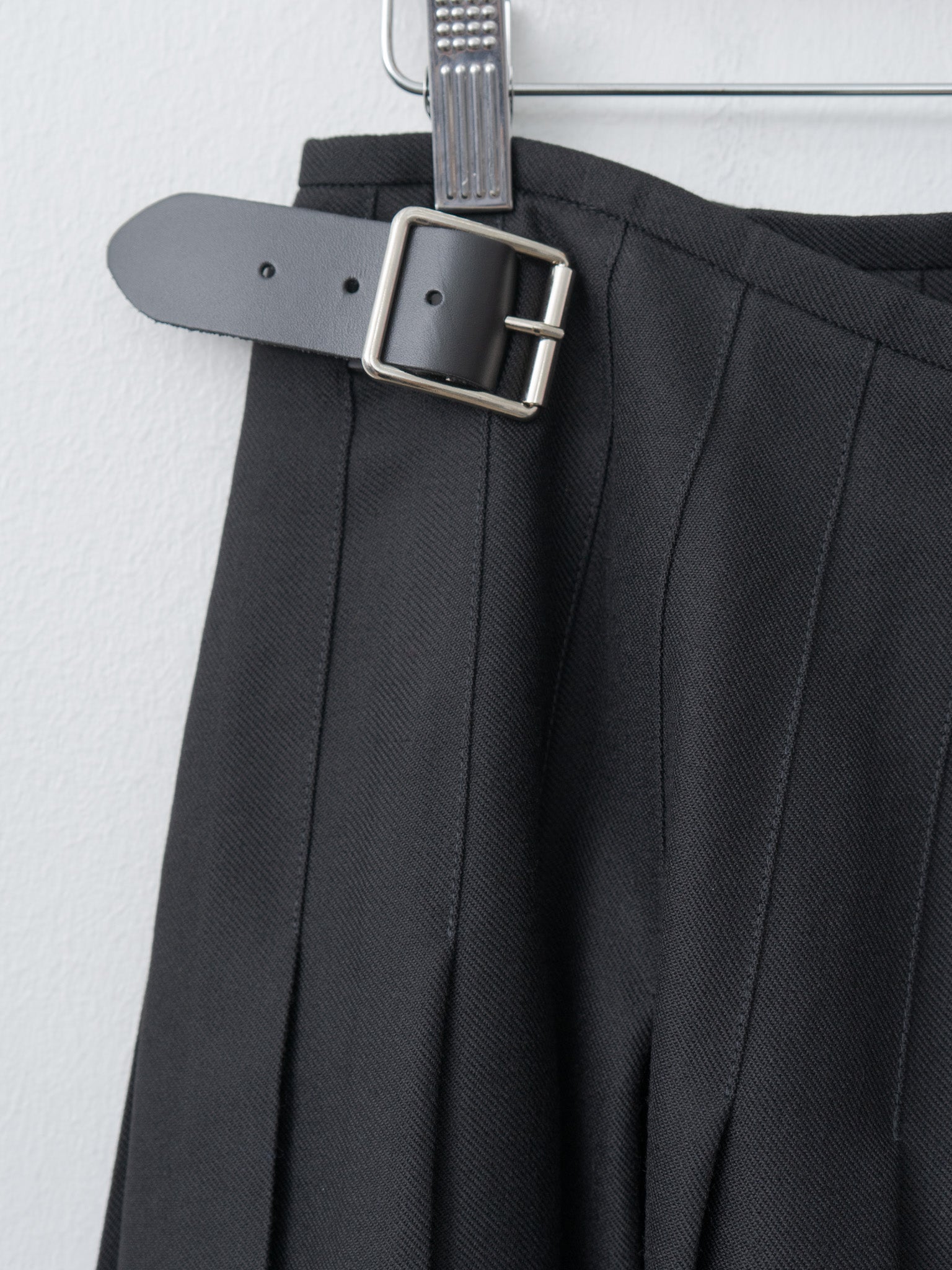 O'NEIL OF DUBLIN × UNFIL Worsted Wool Asymmetrical Kilt Skirt - Black