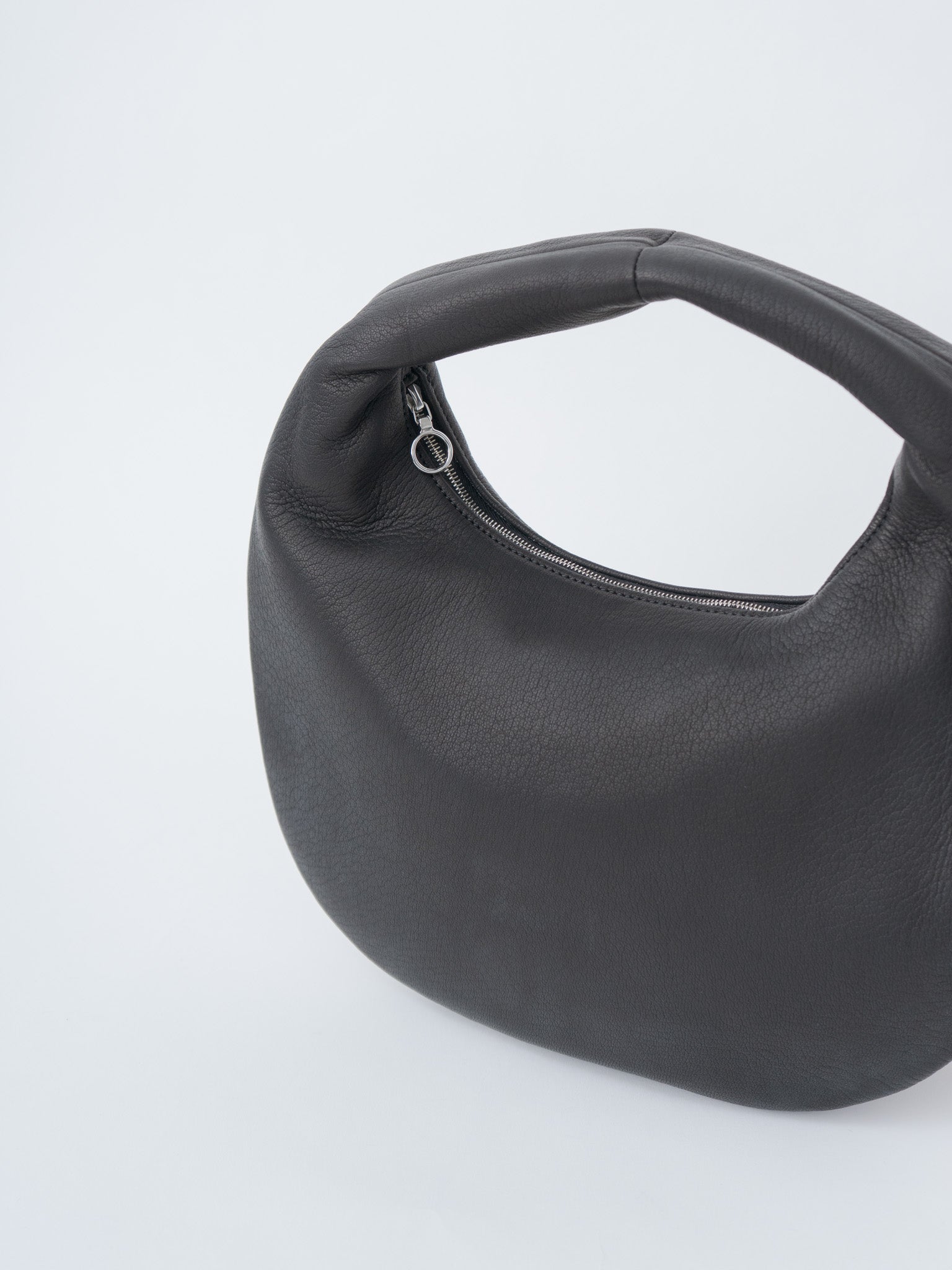 Round One Shoulder M - Black