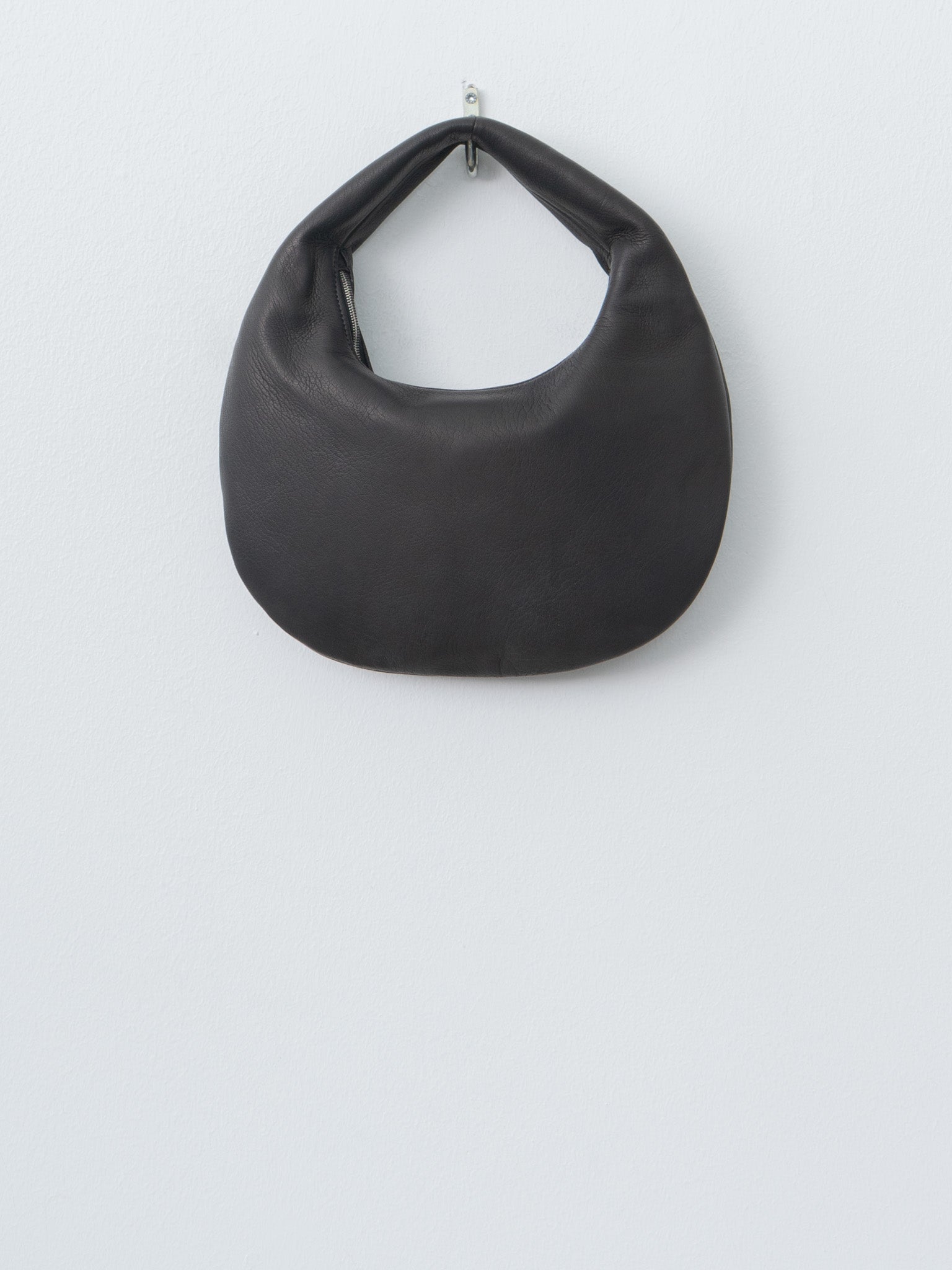 Round One Shoulder M - Black