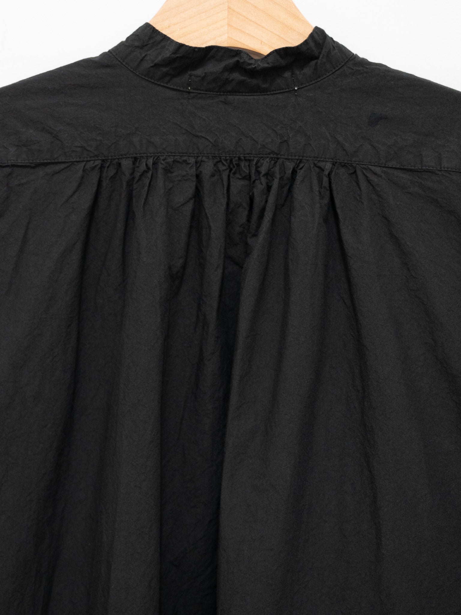 Namu Shop - Veritecoeur Shrink Yoke Shirt - Black