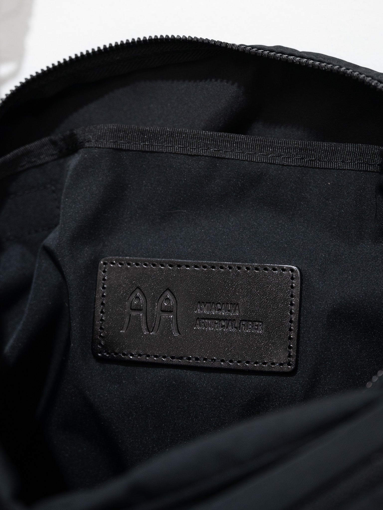 Namu Shop - Amiacalva Gabardine Bodybag - Black
