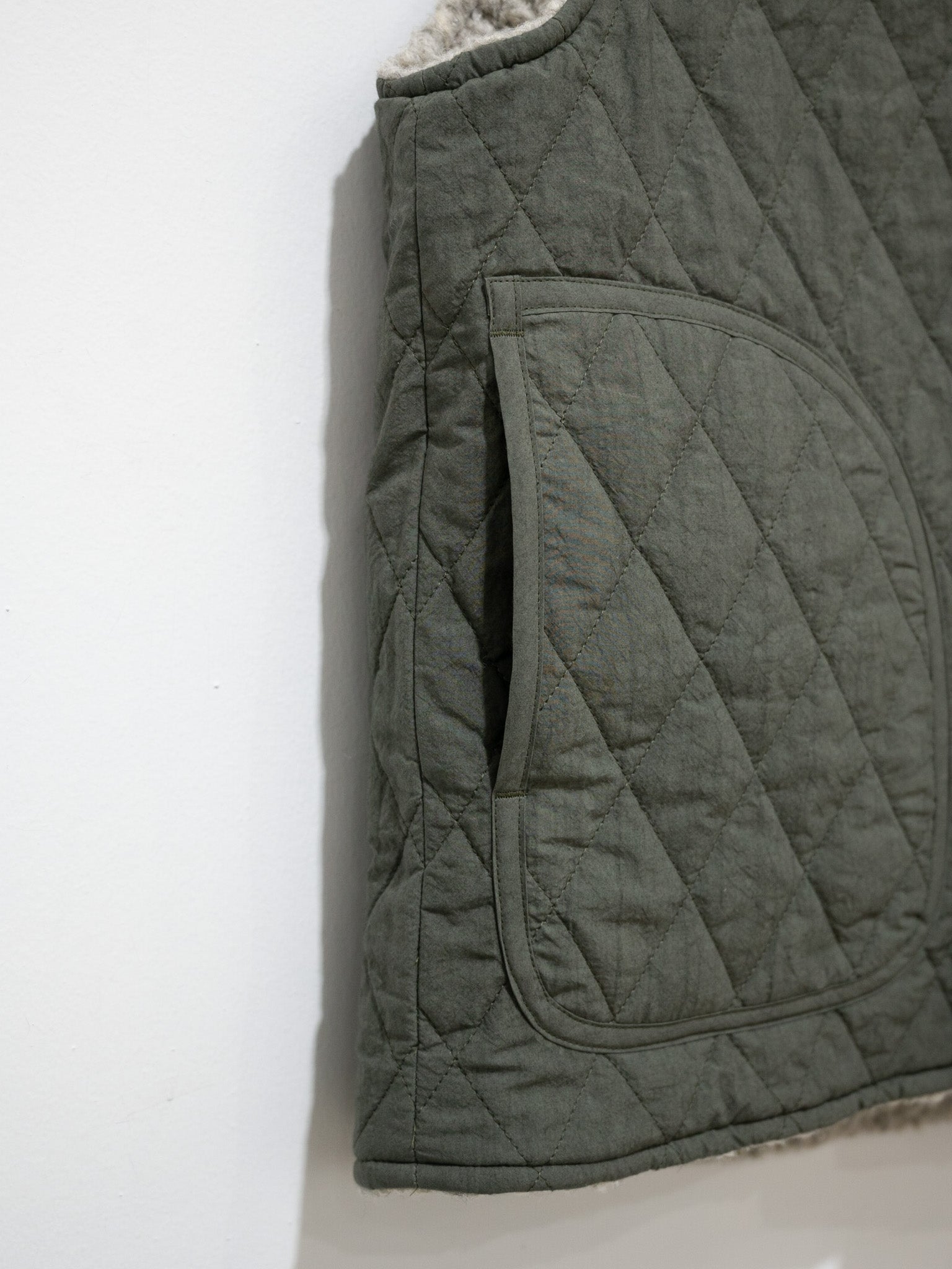 Namu Shop - Veritecoeur Reversible Boa Vest - Gray/Olive