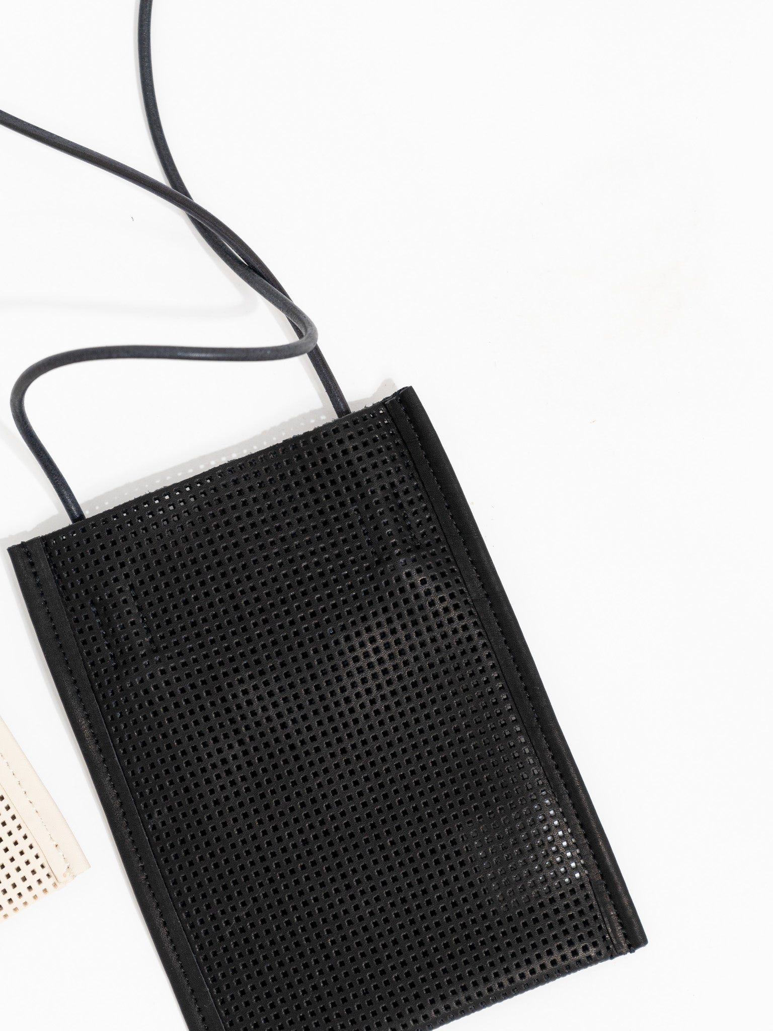 Namu Shop - Amiacalva Mesh Leather Pochette - Beige, Black
