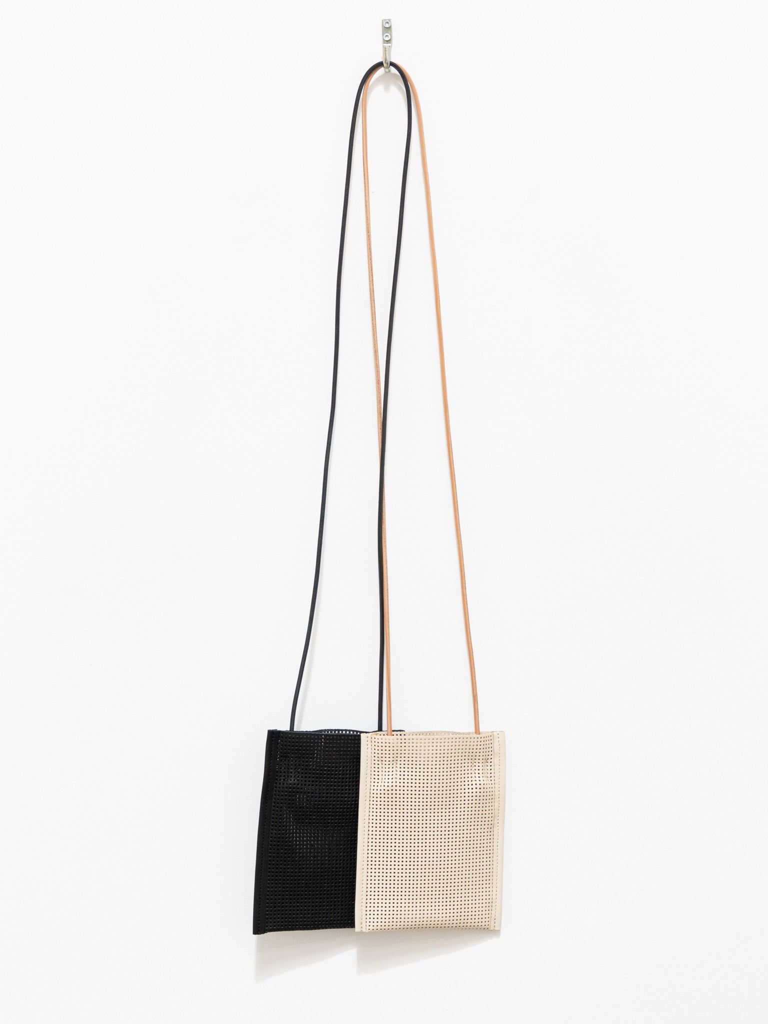 Namu Shop - Amiacalva Mesh Leather Pochette - Beige, Black